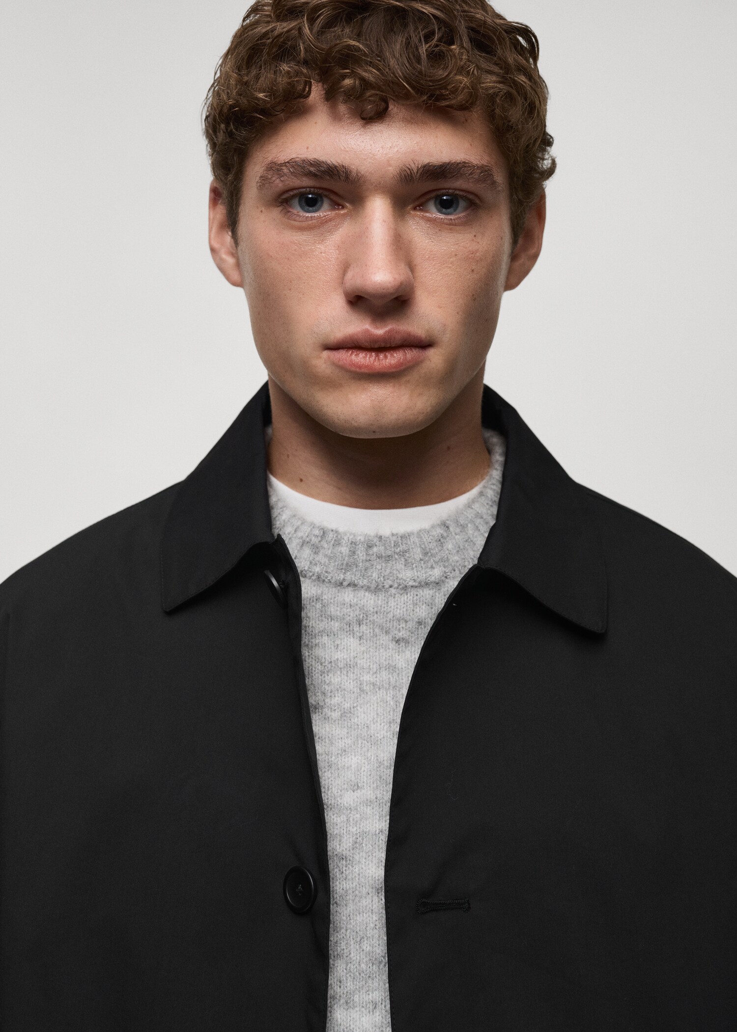 Classic water-repellent trench coat - Details of the article 1