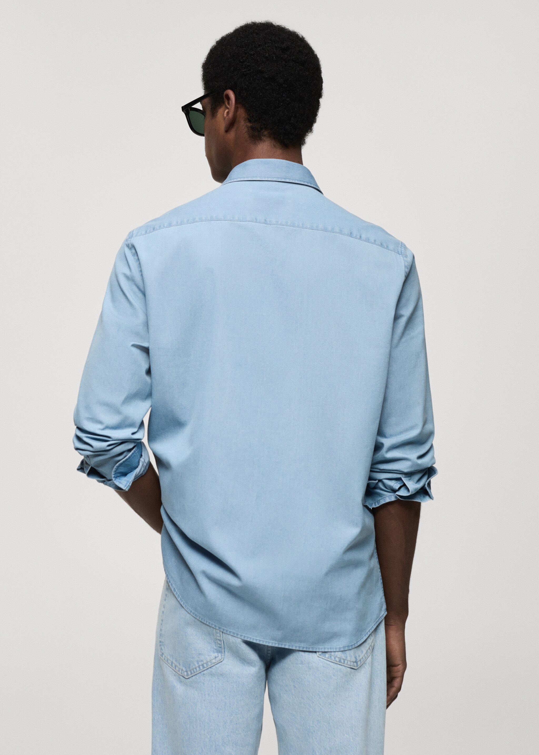 Camisa regular fit chambray algodón - Reverso del artículo