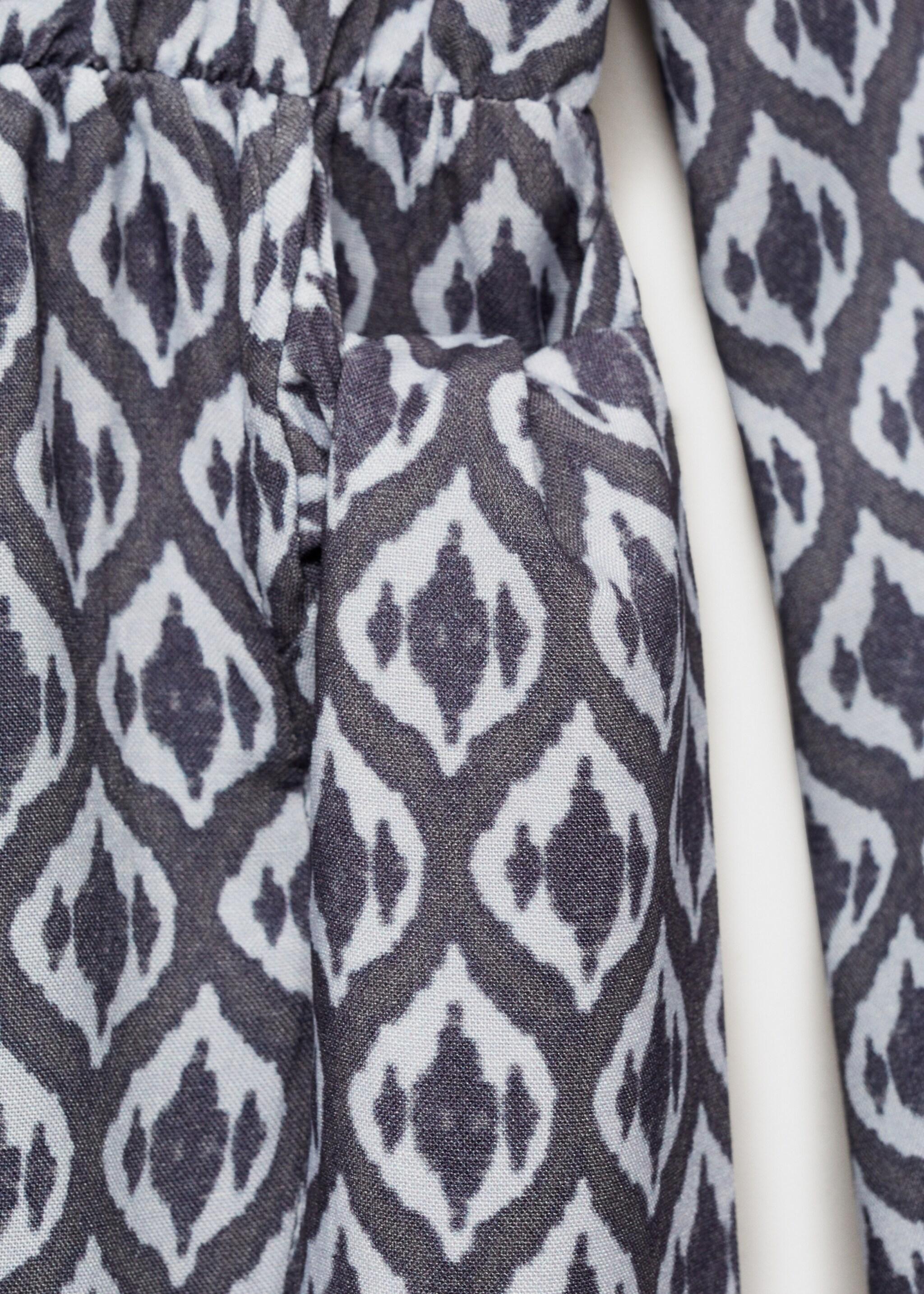 Vestido hombros descubiertos - Detalle del artículo 8, Gris antracita. Ref: 77034788-00.