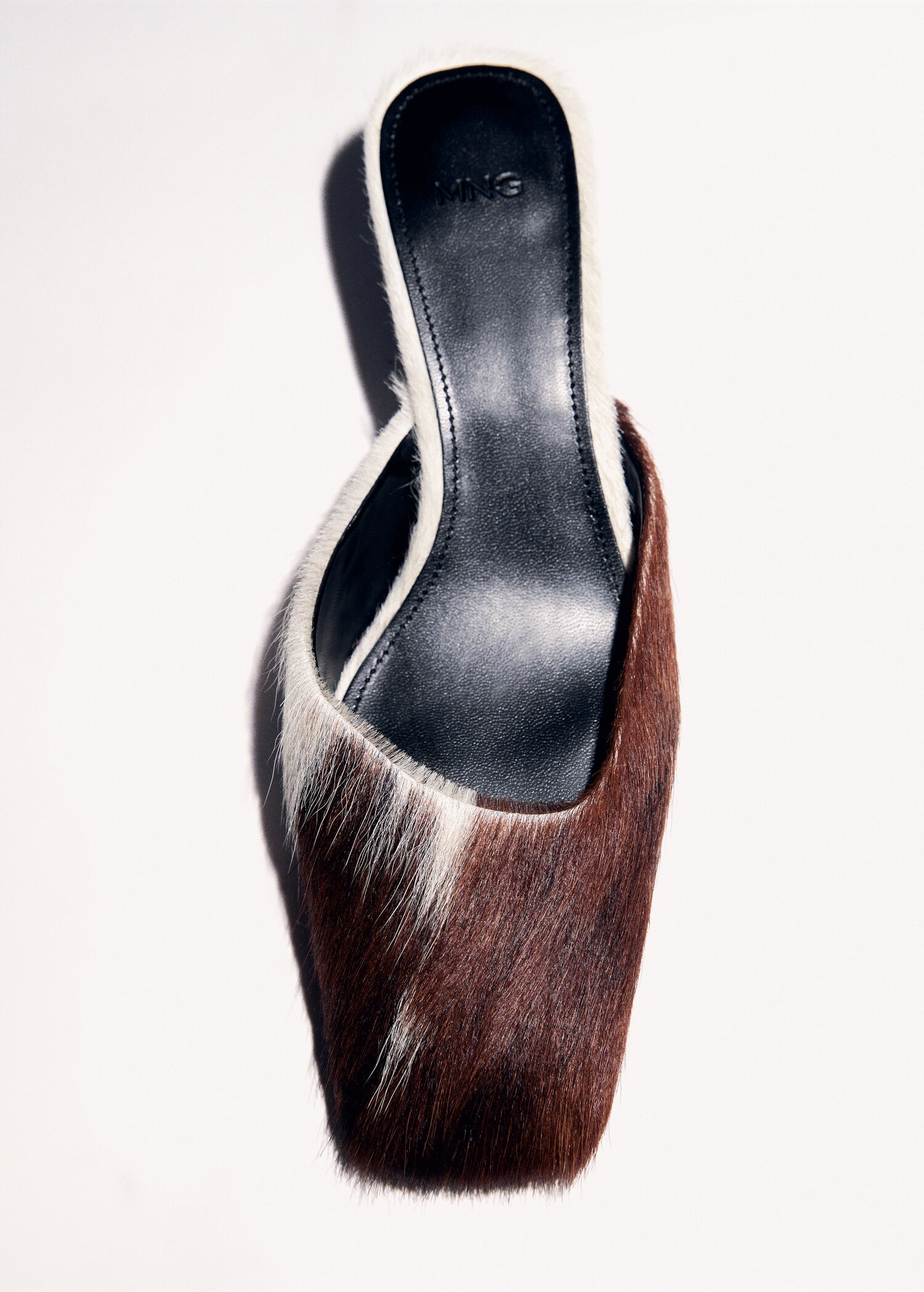 Heeled leather shoes - Details of the article 5