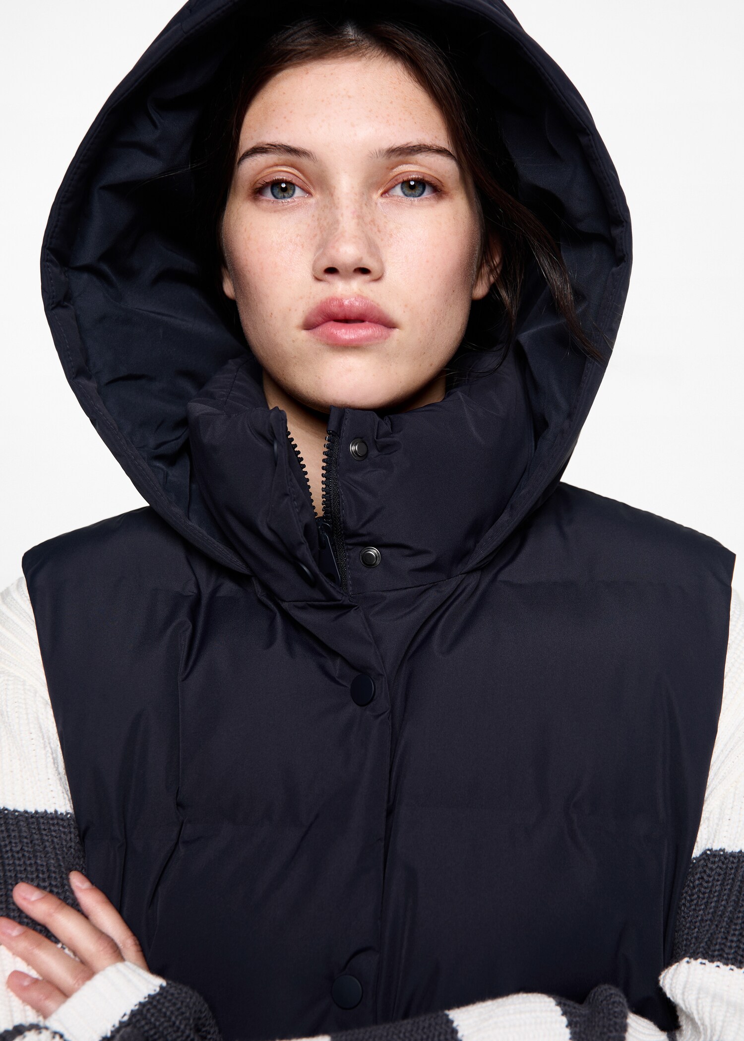 Quilted gilet with hood - Details of the article 1