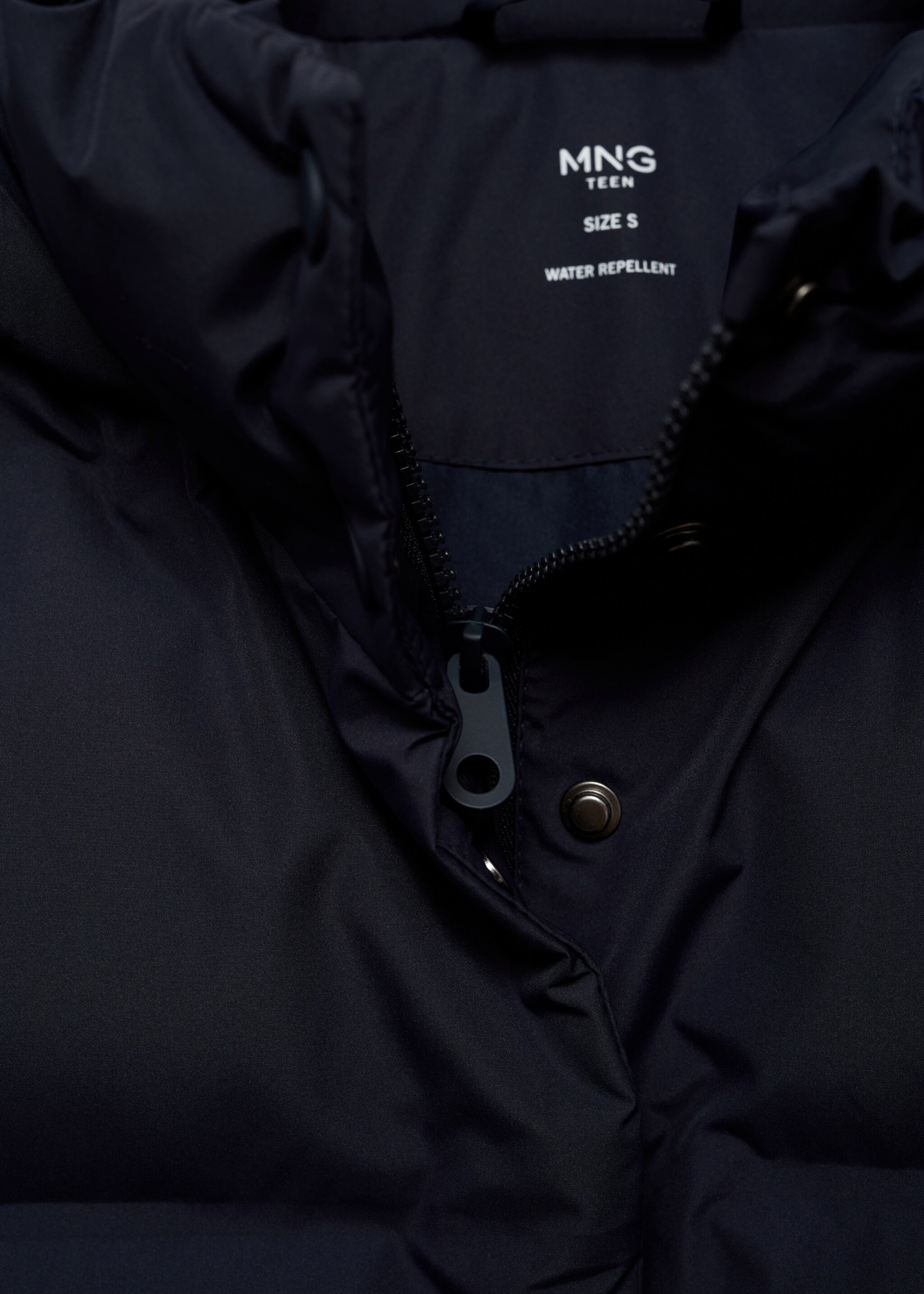 Quilted gilet with hood - Details of the article 8