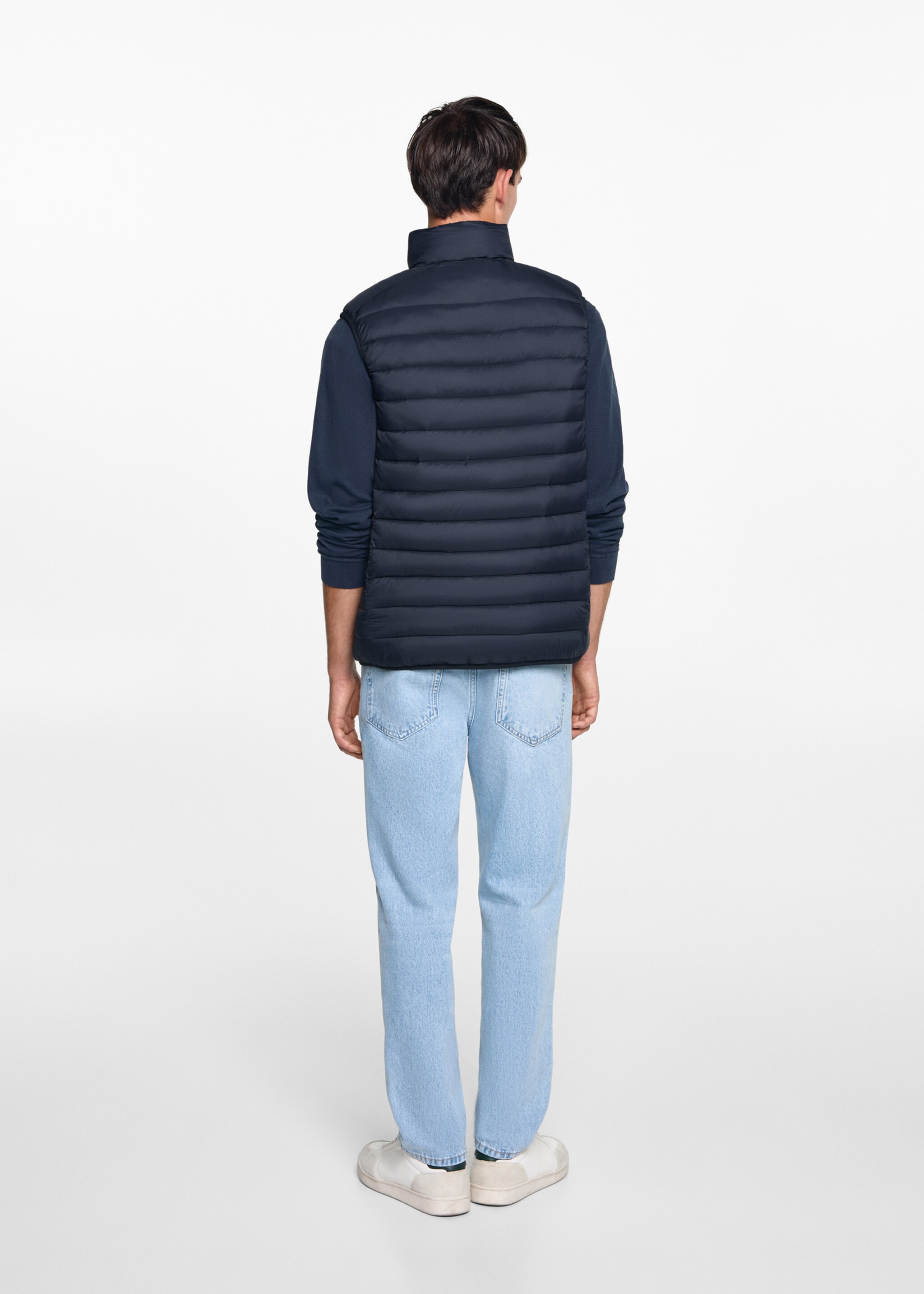 Quilted gilet - Reverse of the article