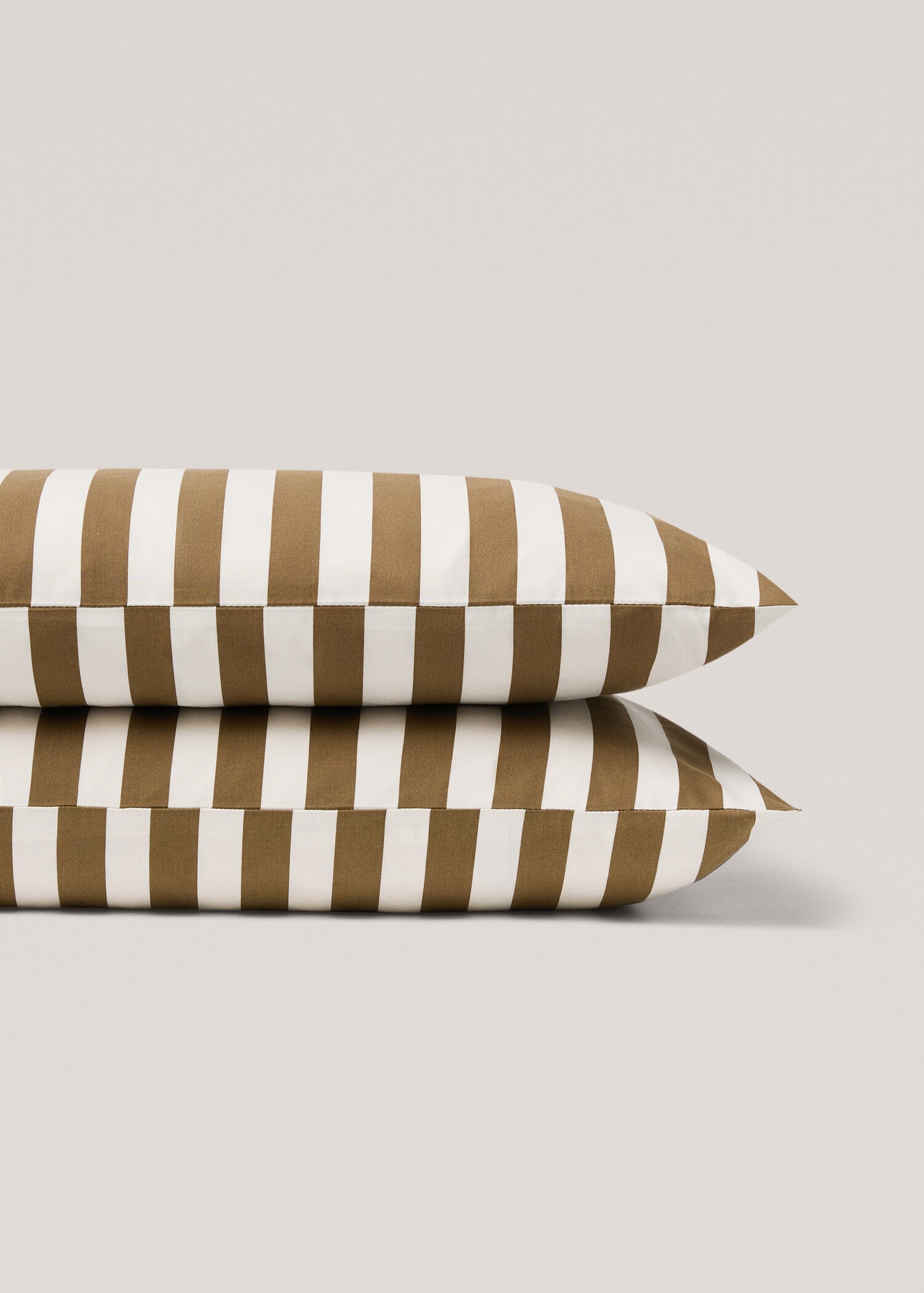 Pillowcase with striped design 50x75cm - Details of the article 1