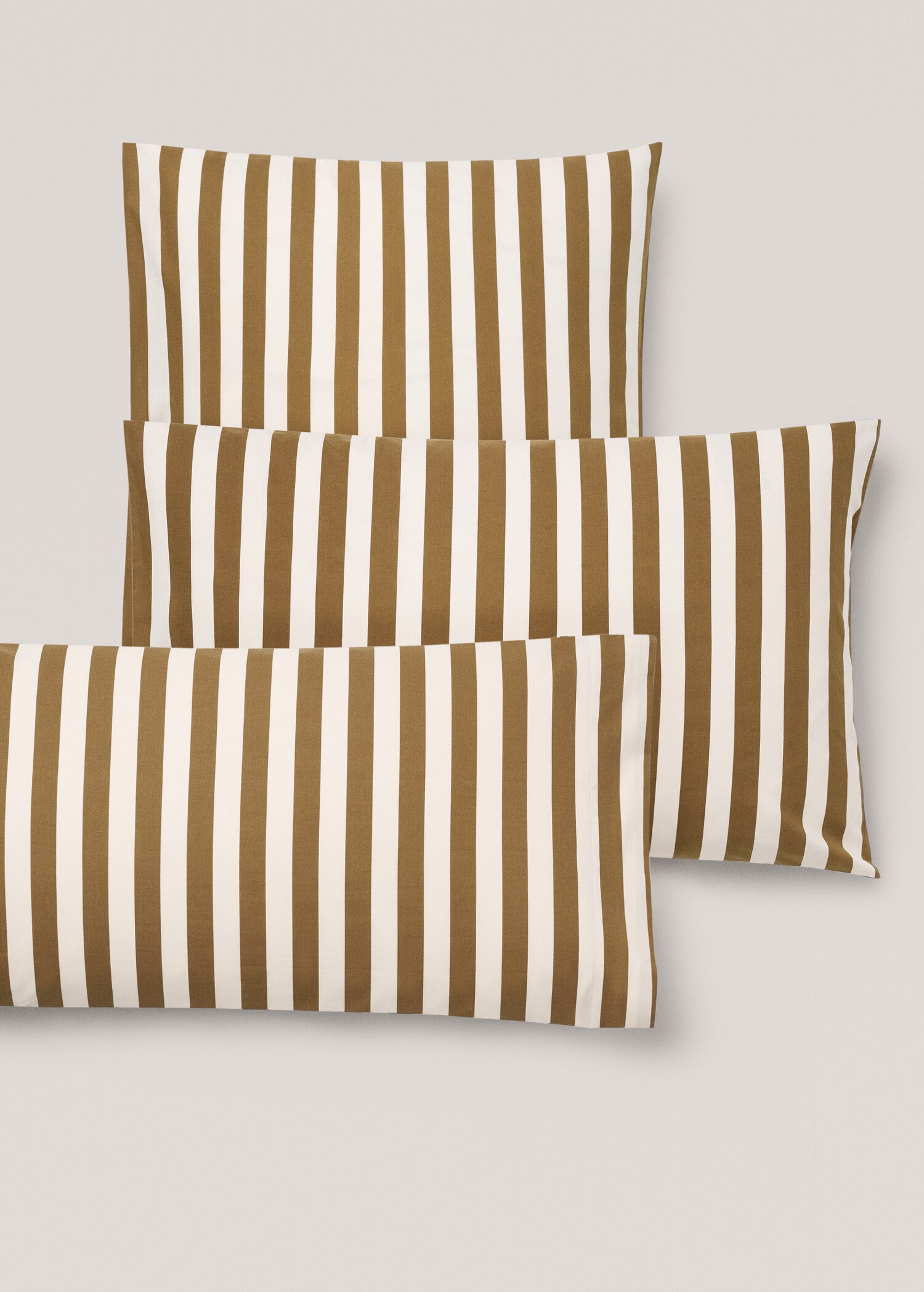 Pillowcase with striped design 50x75cm - Details of the article 4