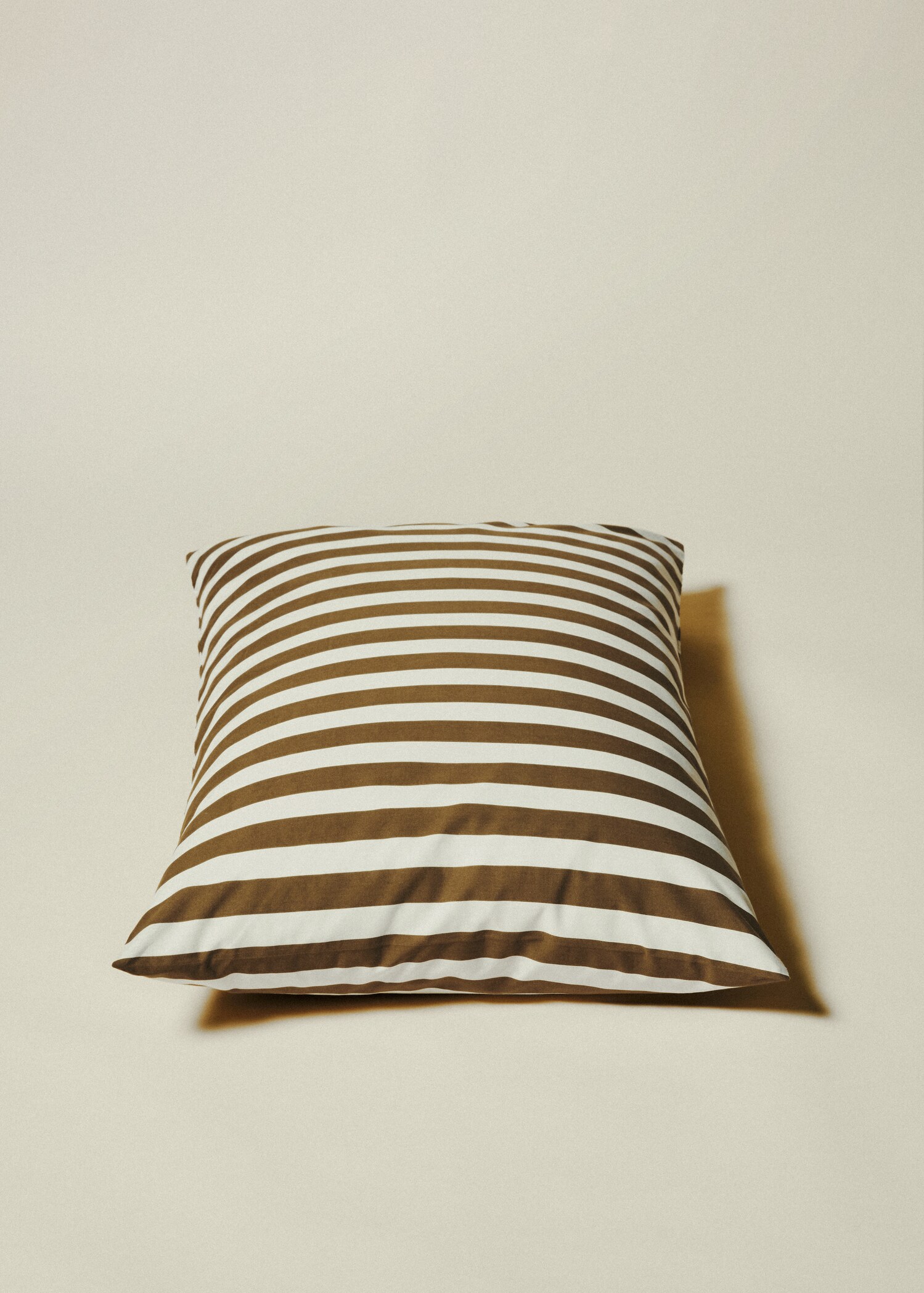 Pillowcase with striped design 50x75cm - Details of the article 7