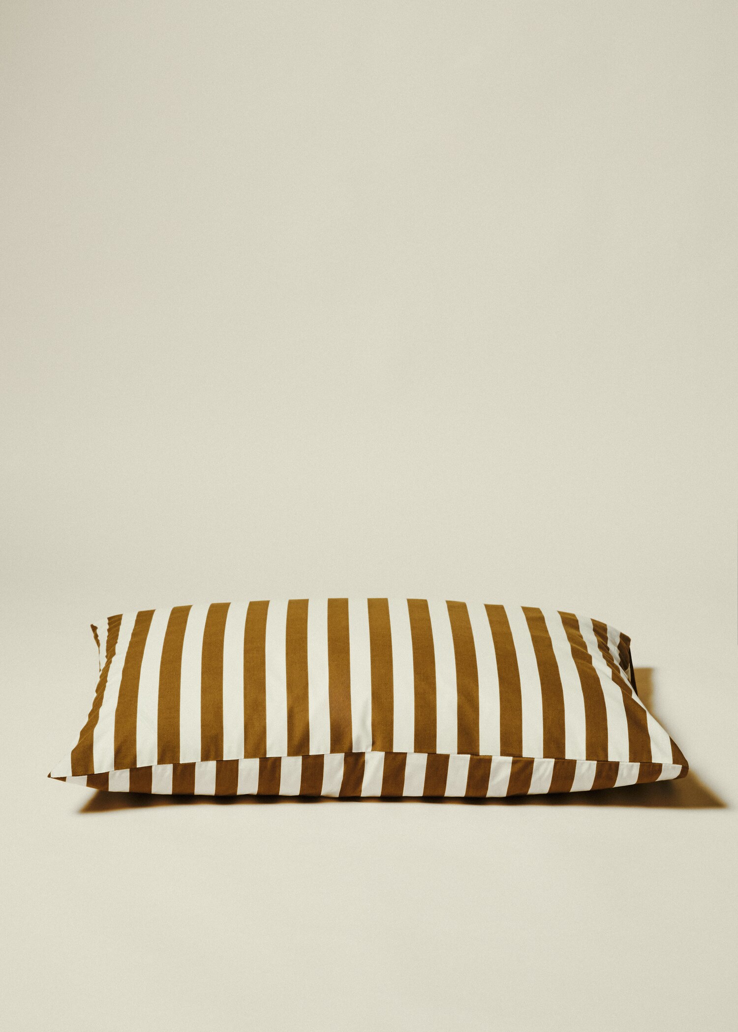 Pillowcase with striped design 50x75cm - Details of the article 8