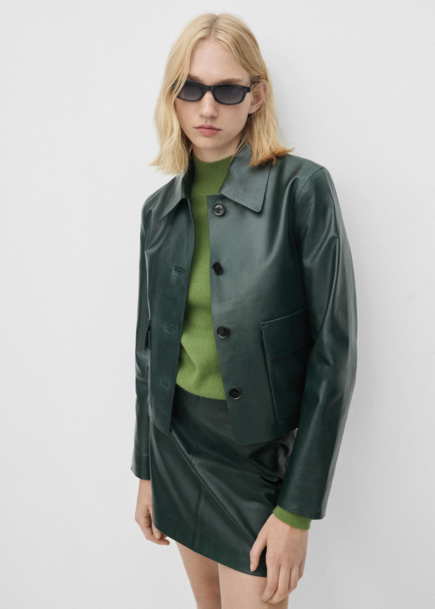 Veste cuir boutons - Plan moyen