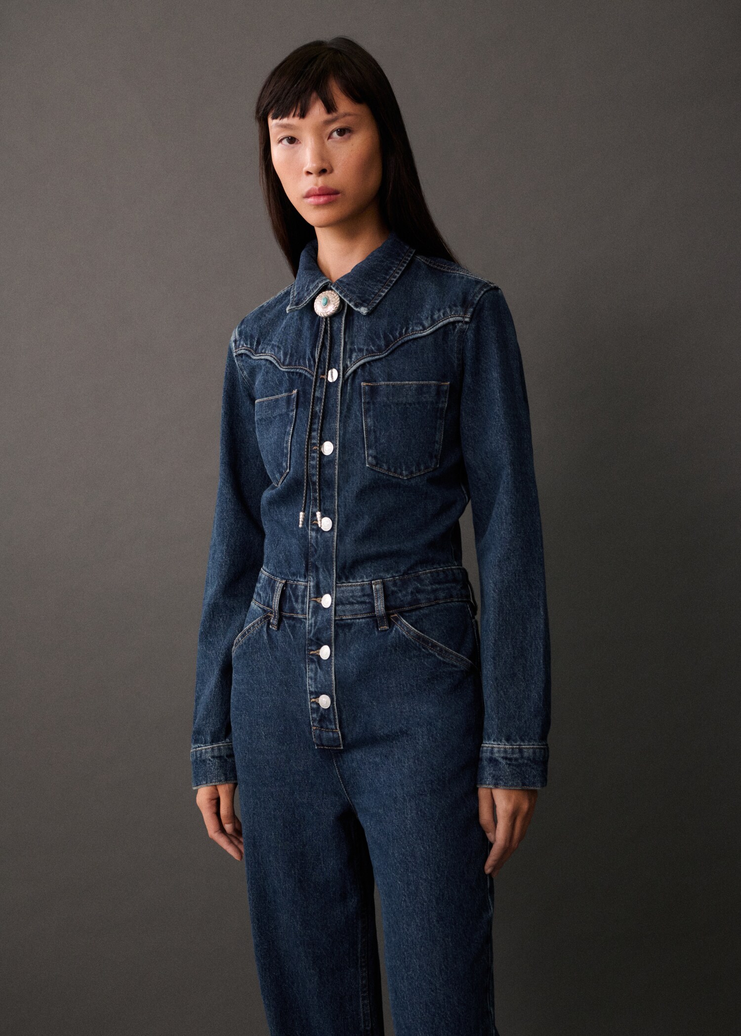 Combi-pantalon en jean - Plan moyen