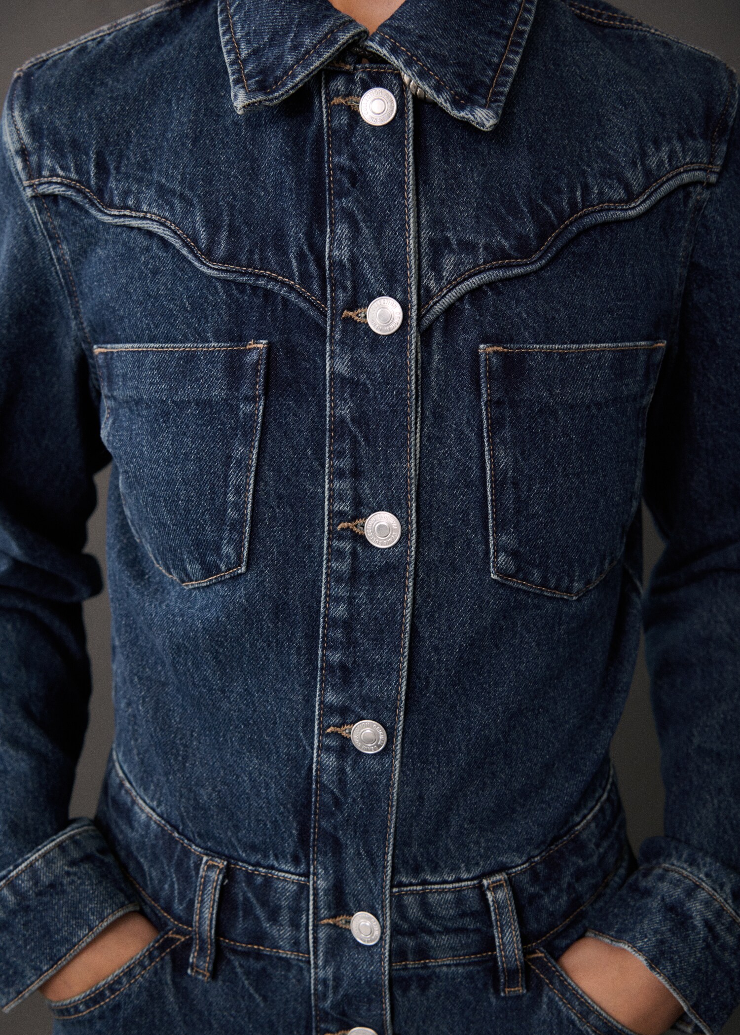 Combi-pantalon en jean - Détail de l'article 6