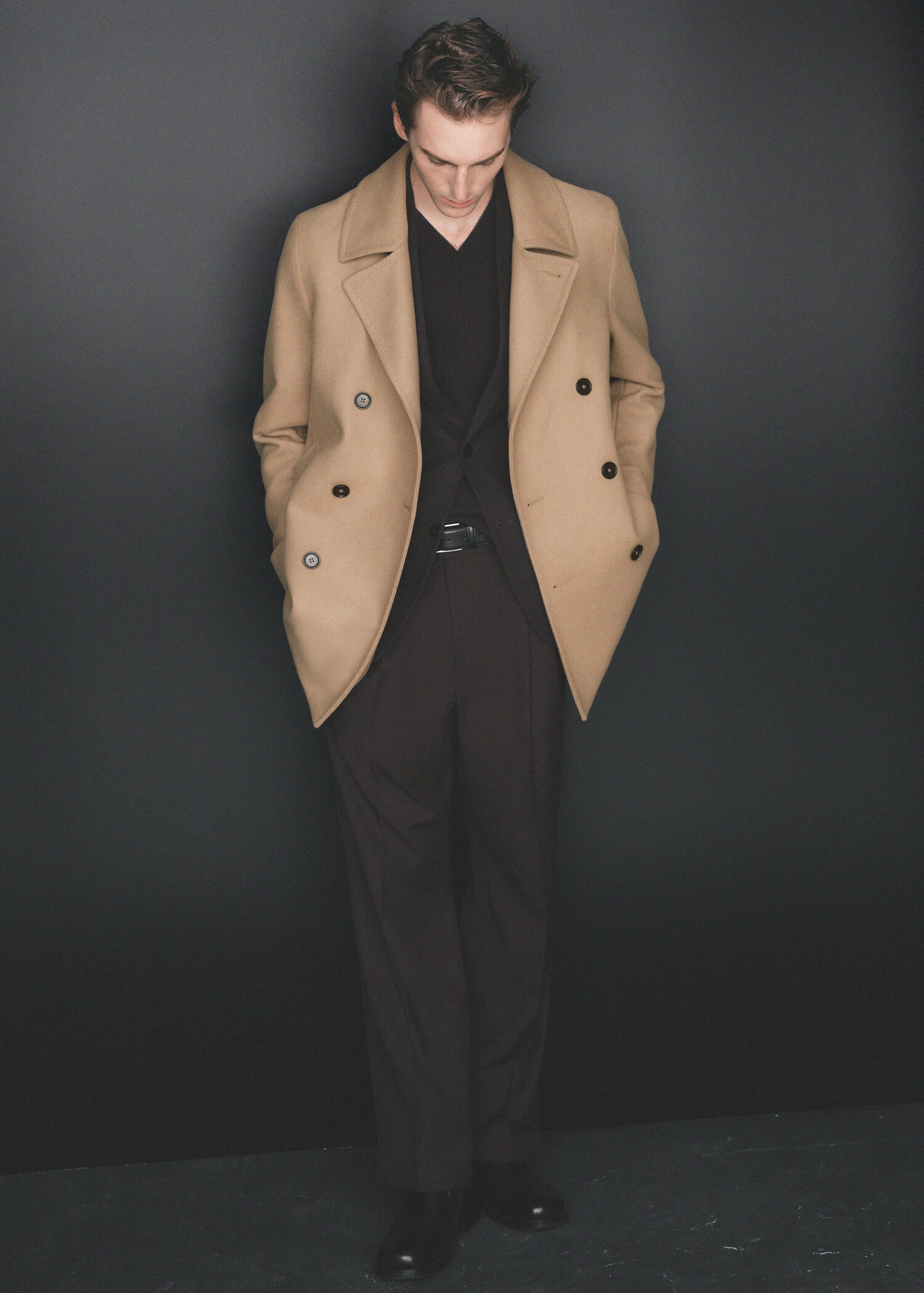 Wool double-breasted coat with buttons - Details of the article 3