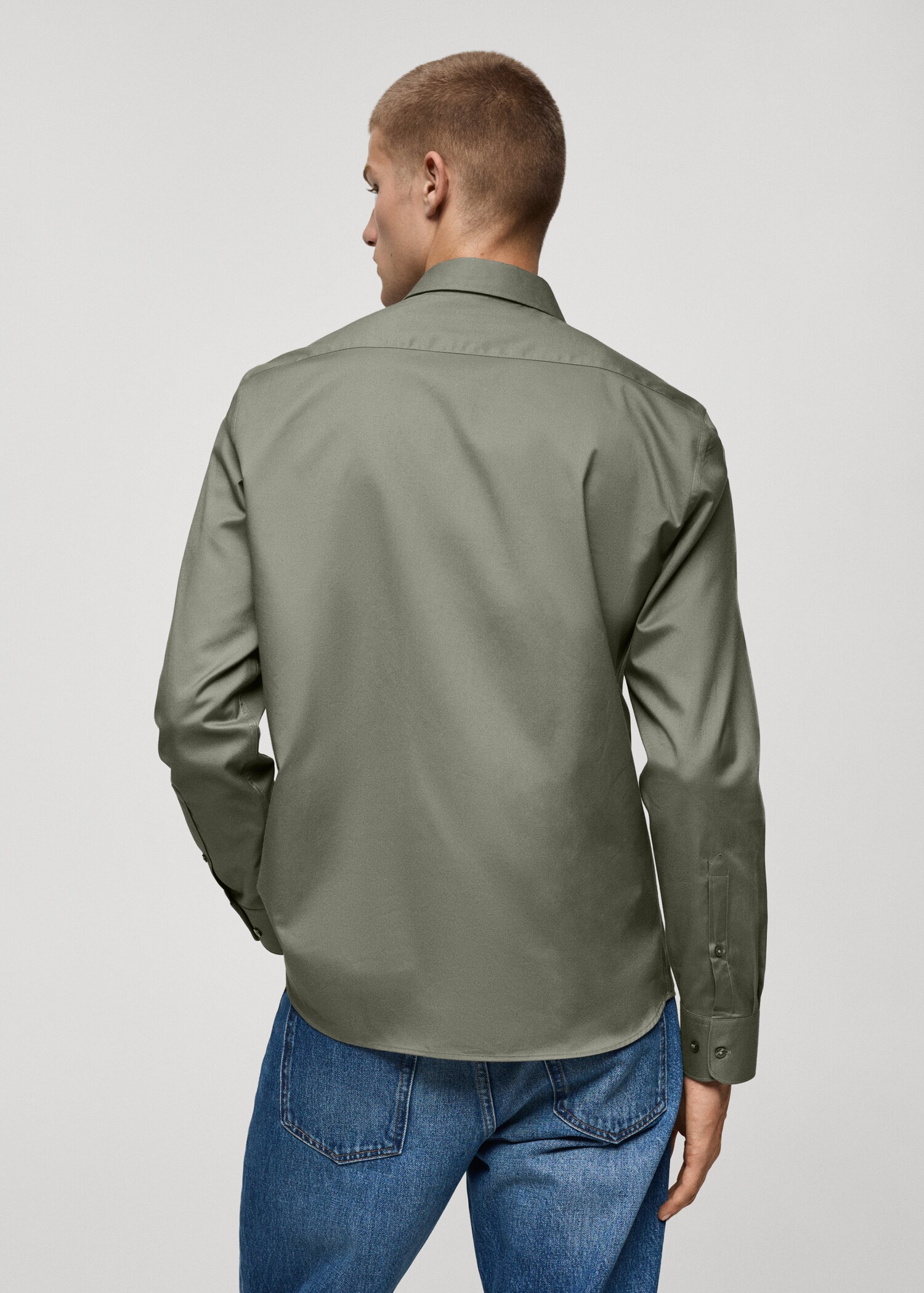 Camisa regular fit 100% algodón - Reverso del artículo
