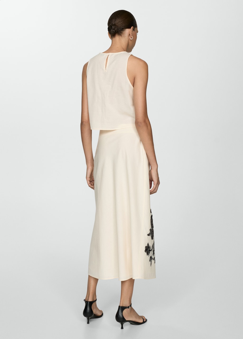 Embroidered skirt singapore 2025