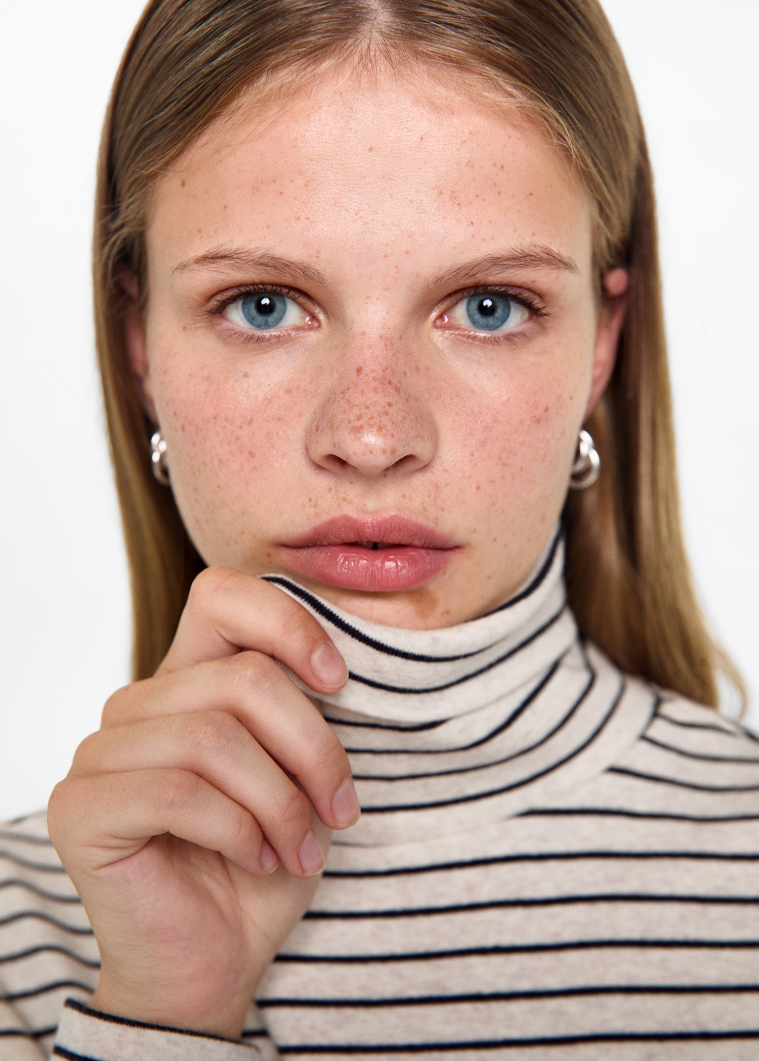 Striped turtleneck T-shirt - Details of the article 1