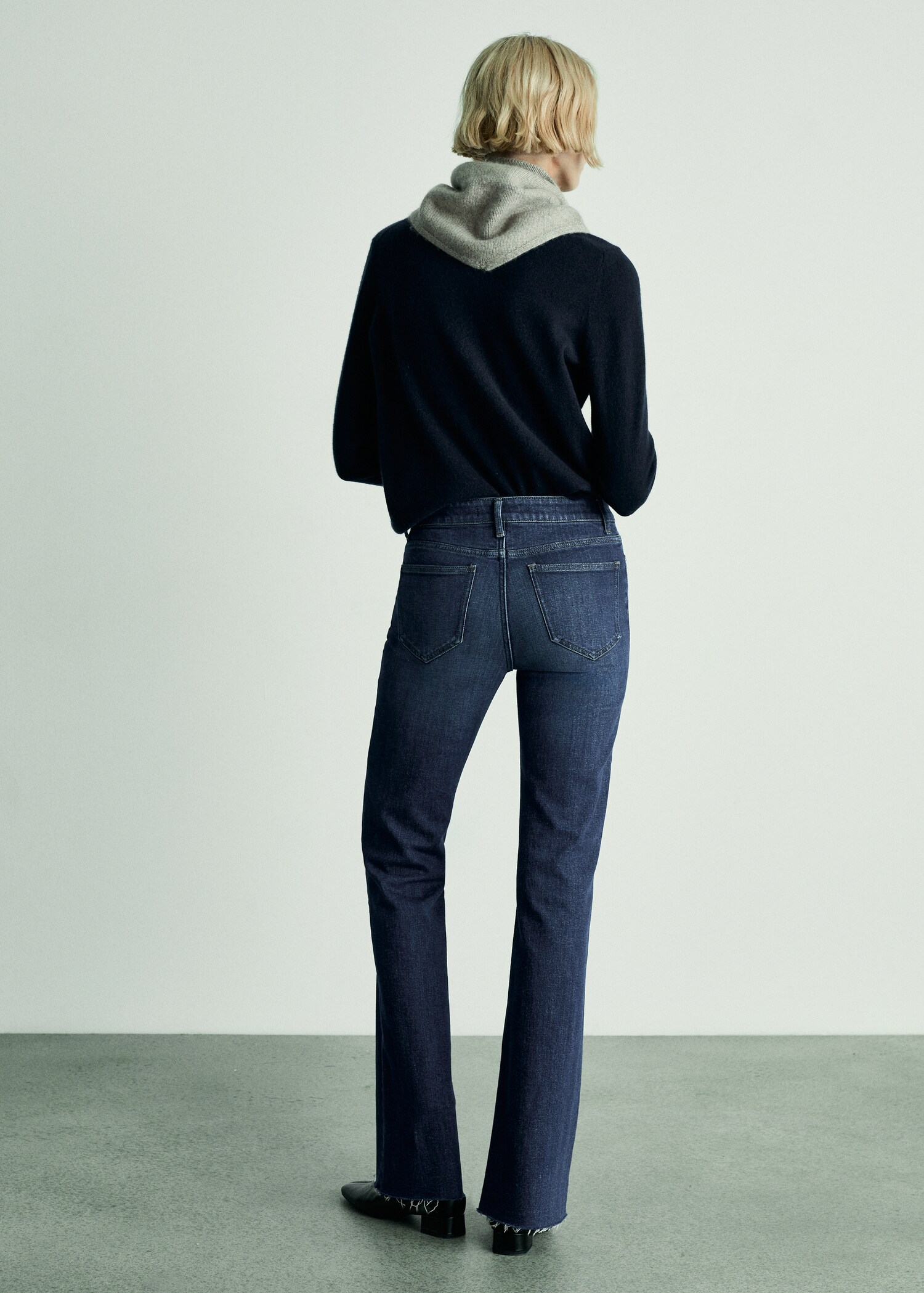 Jeans Fiona flare tiro medio - Reverso del artículo