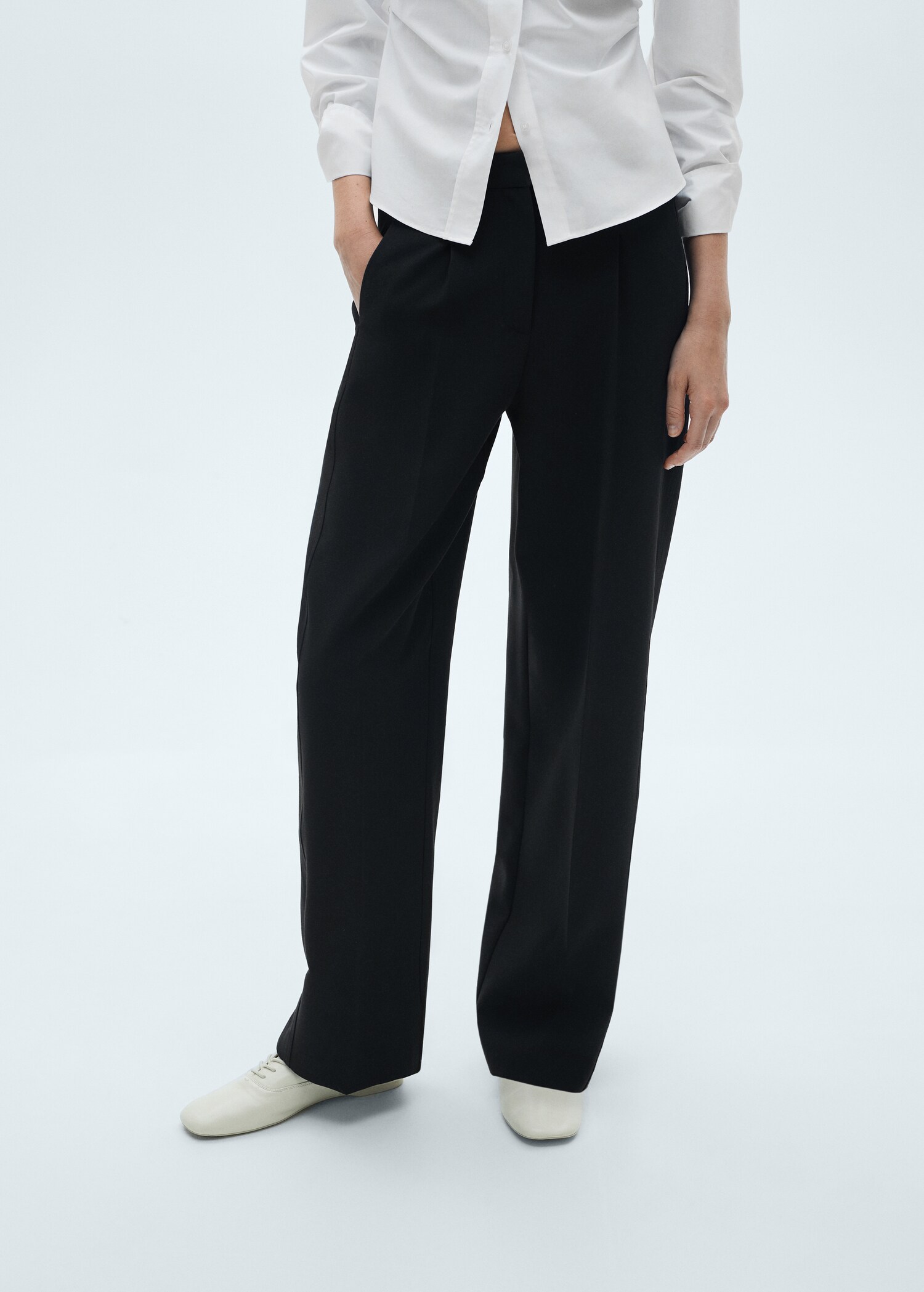 Straight-fit pleated trousers - Medium plane