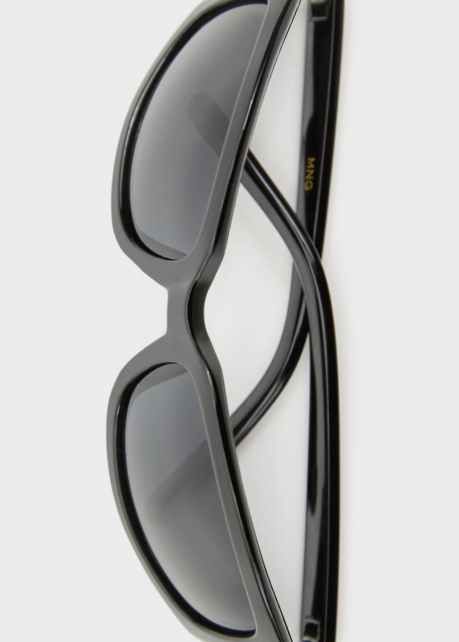Sunglasses with metal detail - Details of the article 2
