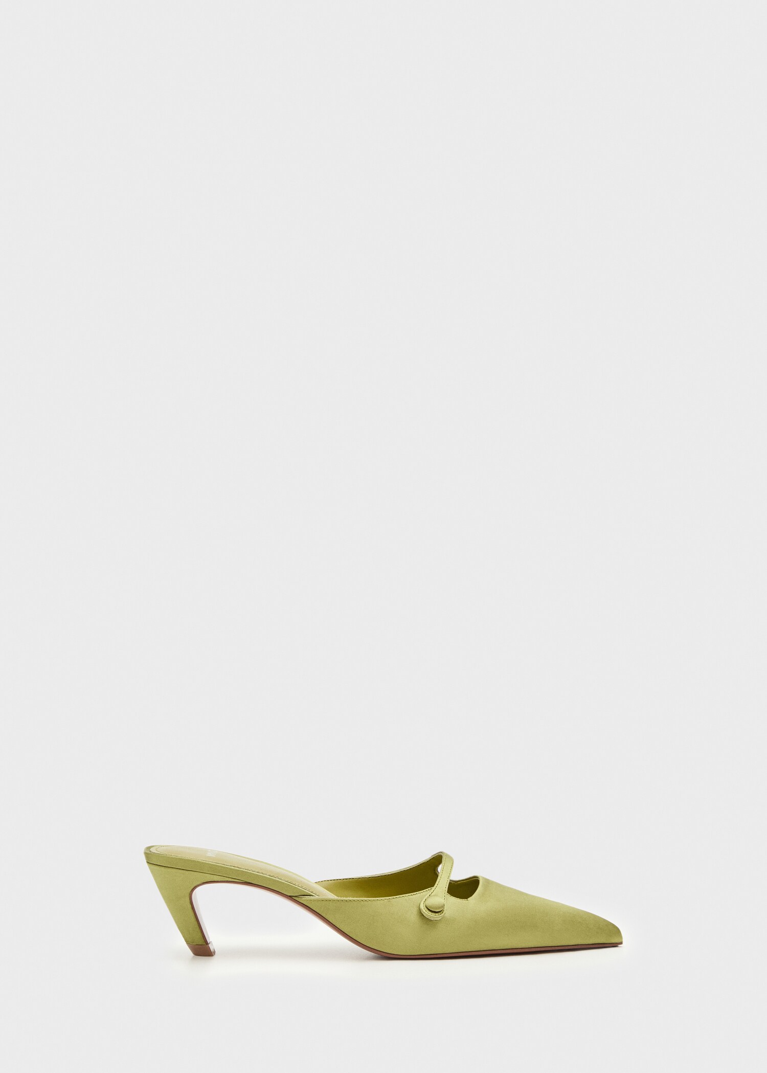 Satinierter Schuh mit Kitten-Heel - Artikel ohne Model