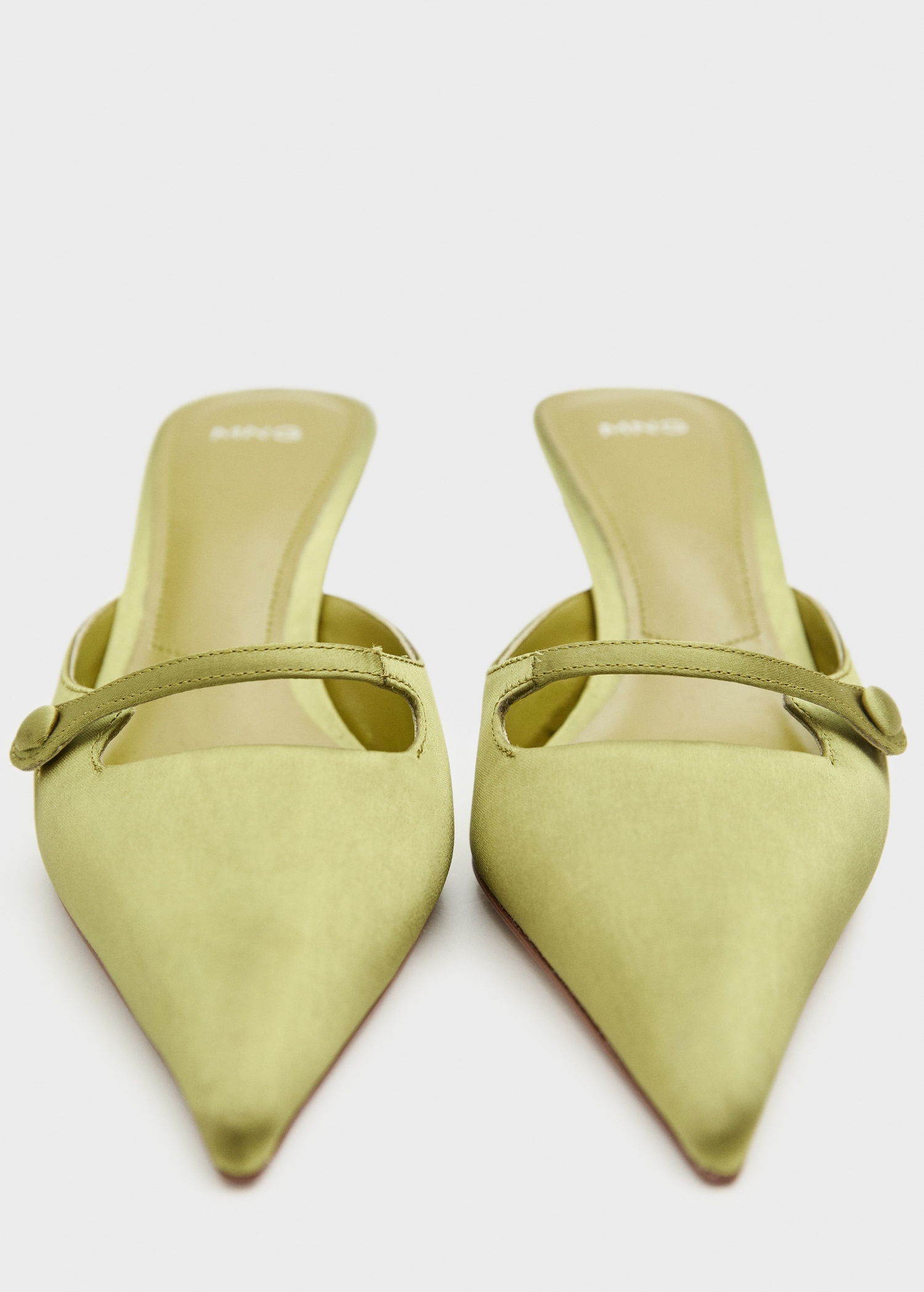 Saténové boty na tenkém podpatku - Žena | MANGO Czech Republic