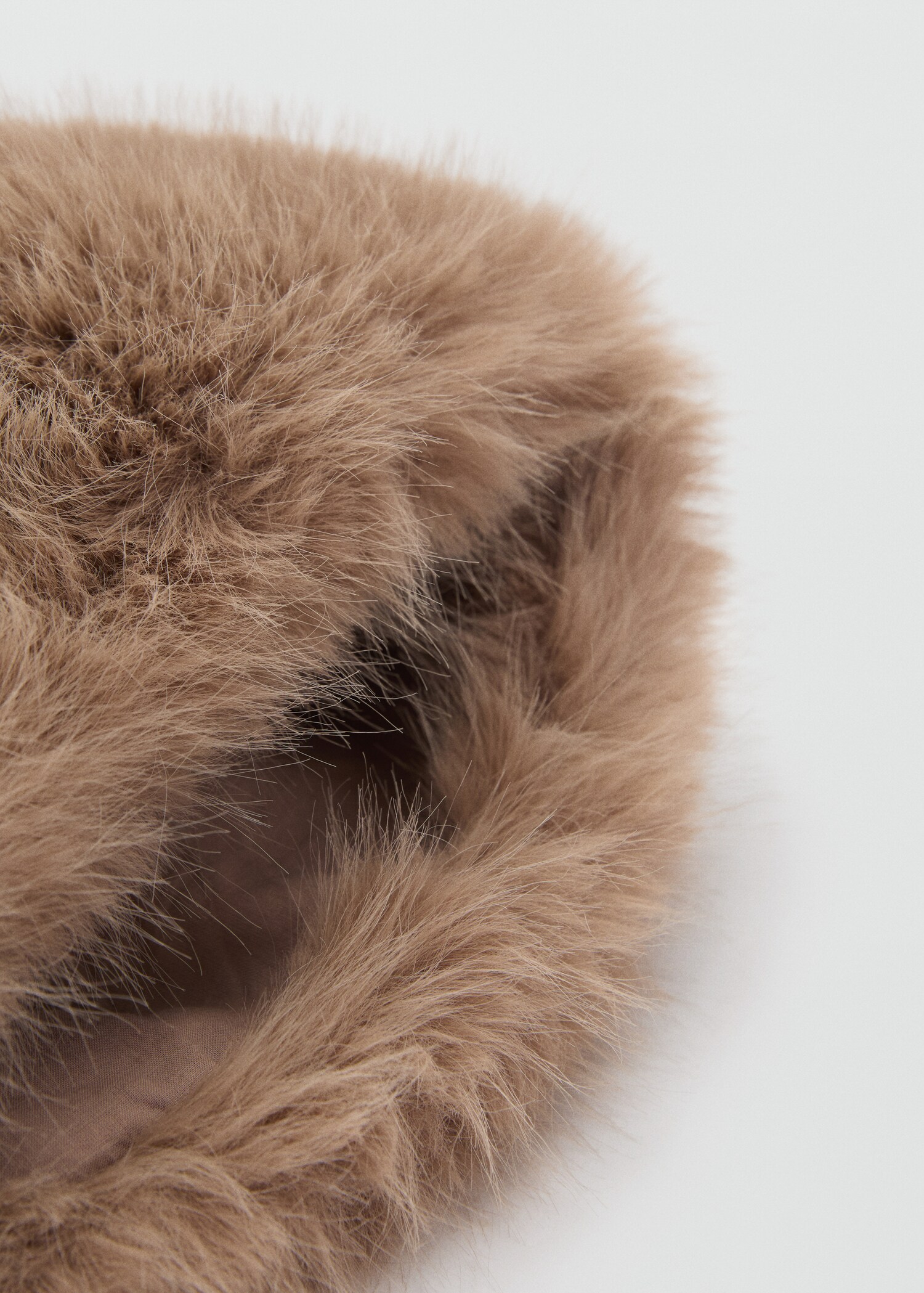 Fur-effect hat - Medium plane