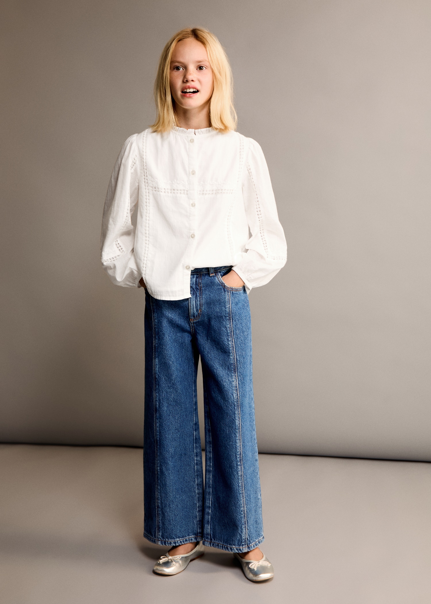Embroidered details blouse - Medium plane