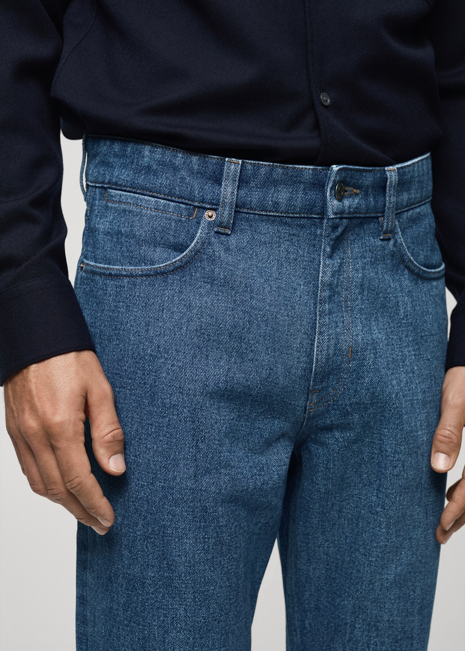 Slim-fit jeans in medium wash - Details of the article 1