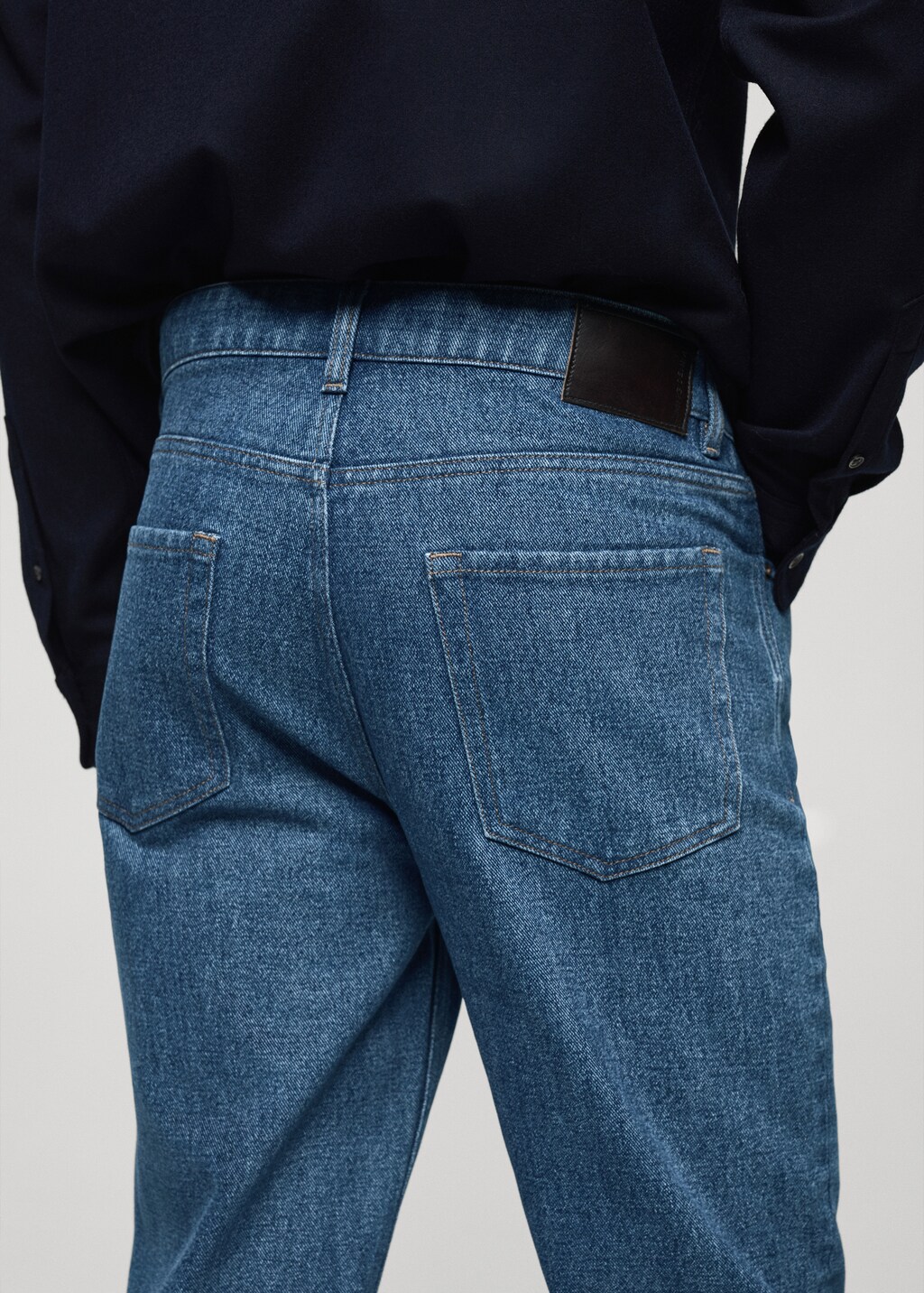 Vaqueros slim fit lavado medio
