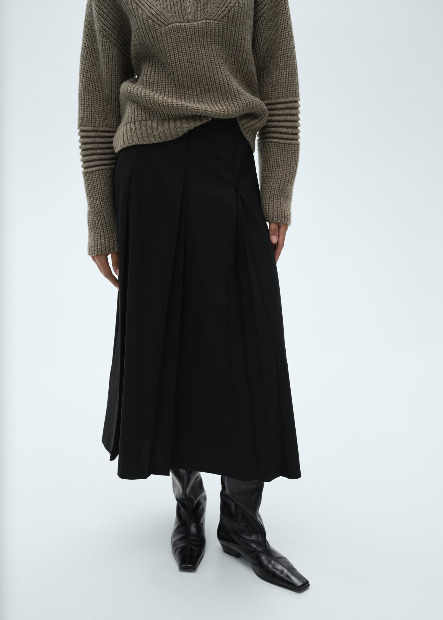 Pleated midi-skirt