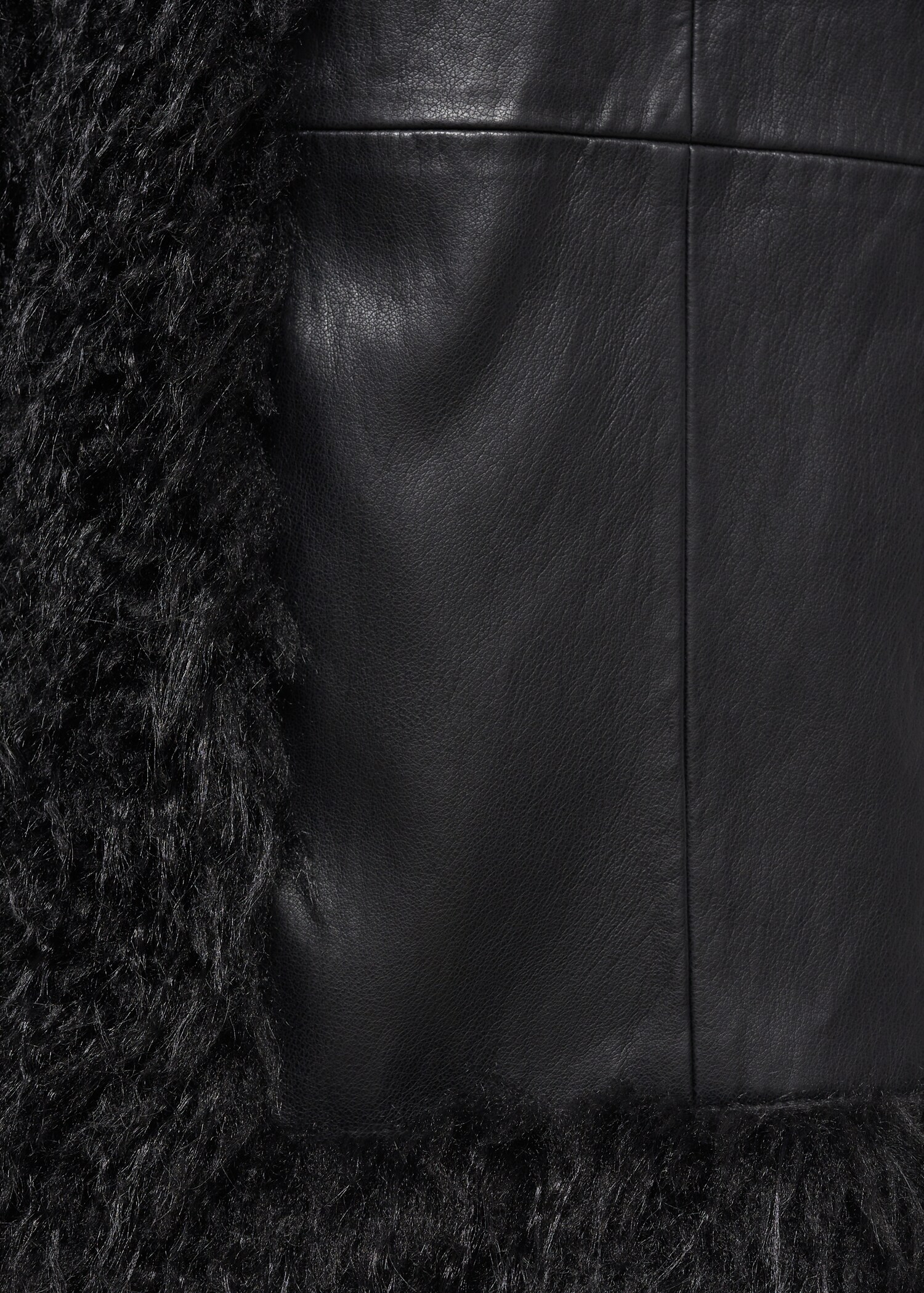 Shearling-lined fur-effect coat - Details of the article 0