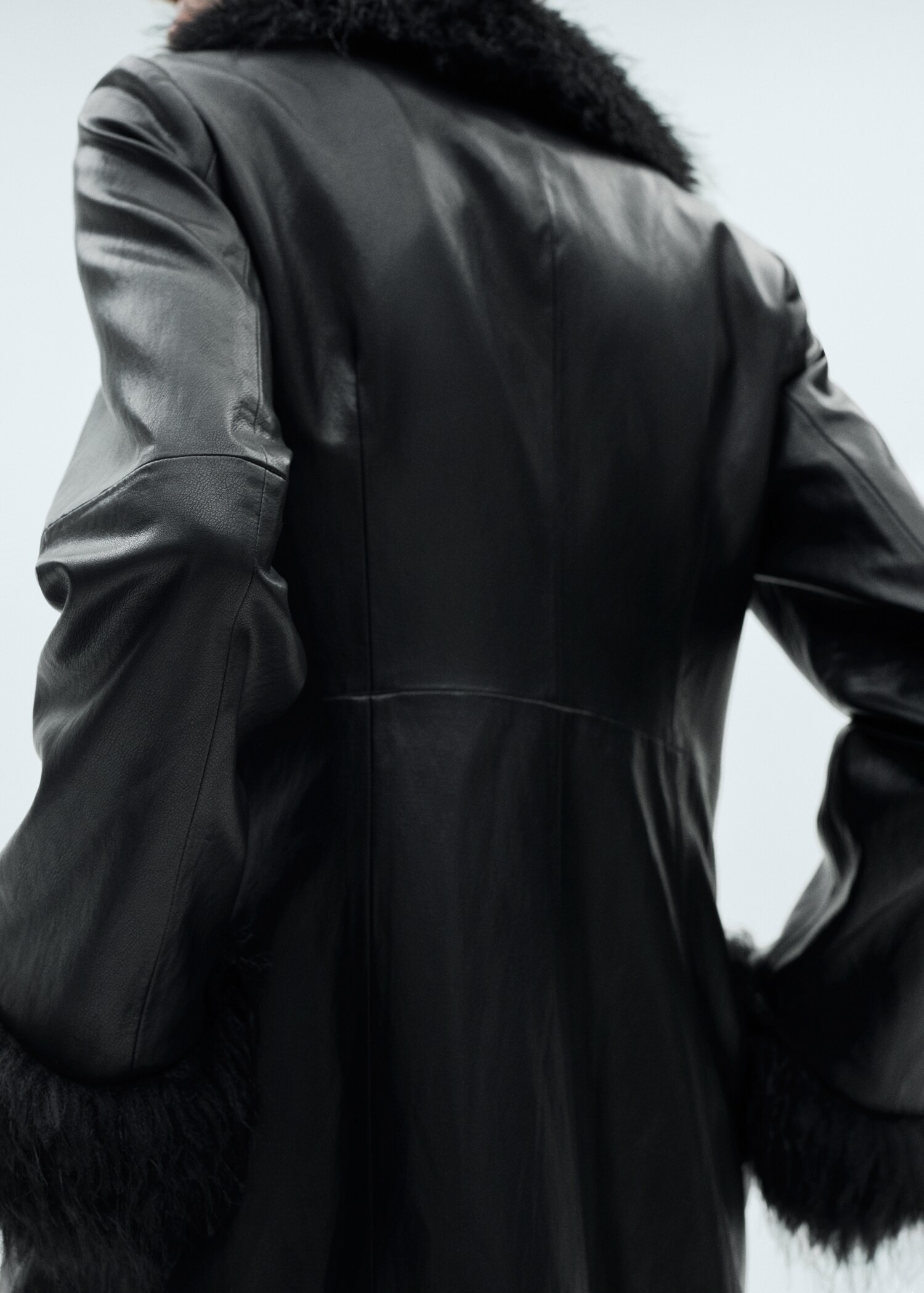 Shearling-lined fur-effect coat - Details of the article 2