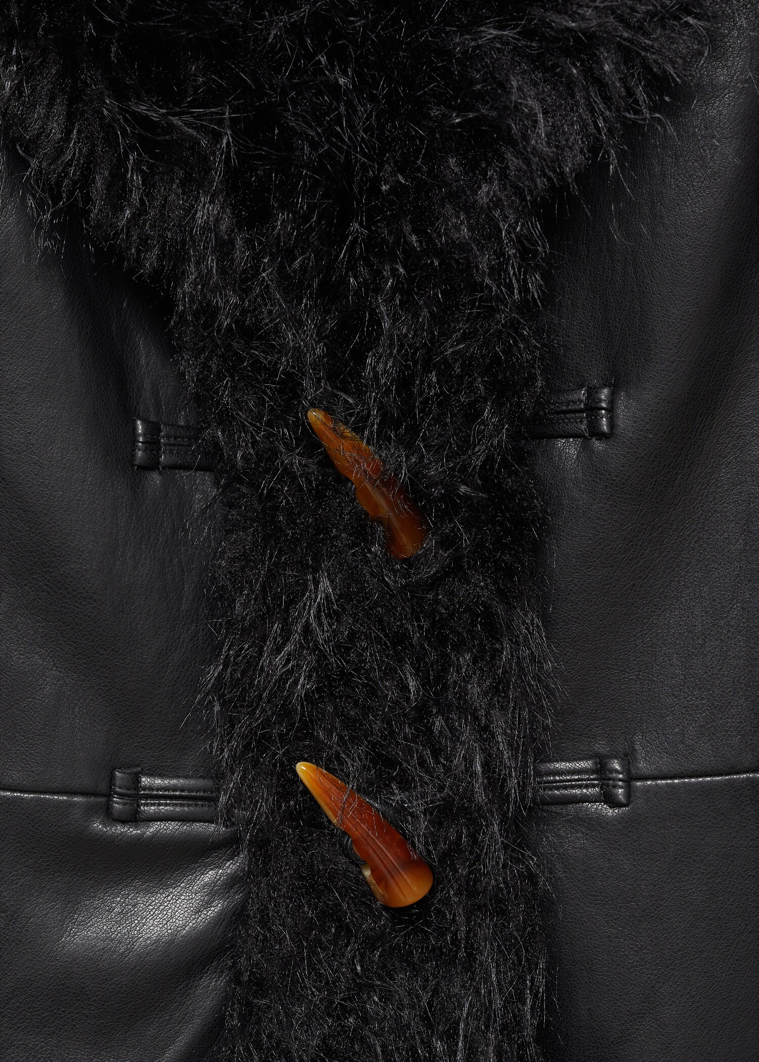 Shearling-lined fur-effect coat - Details of the article 8