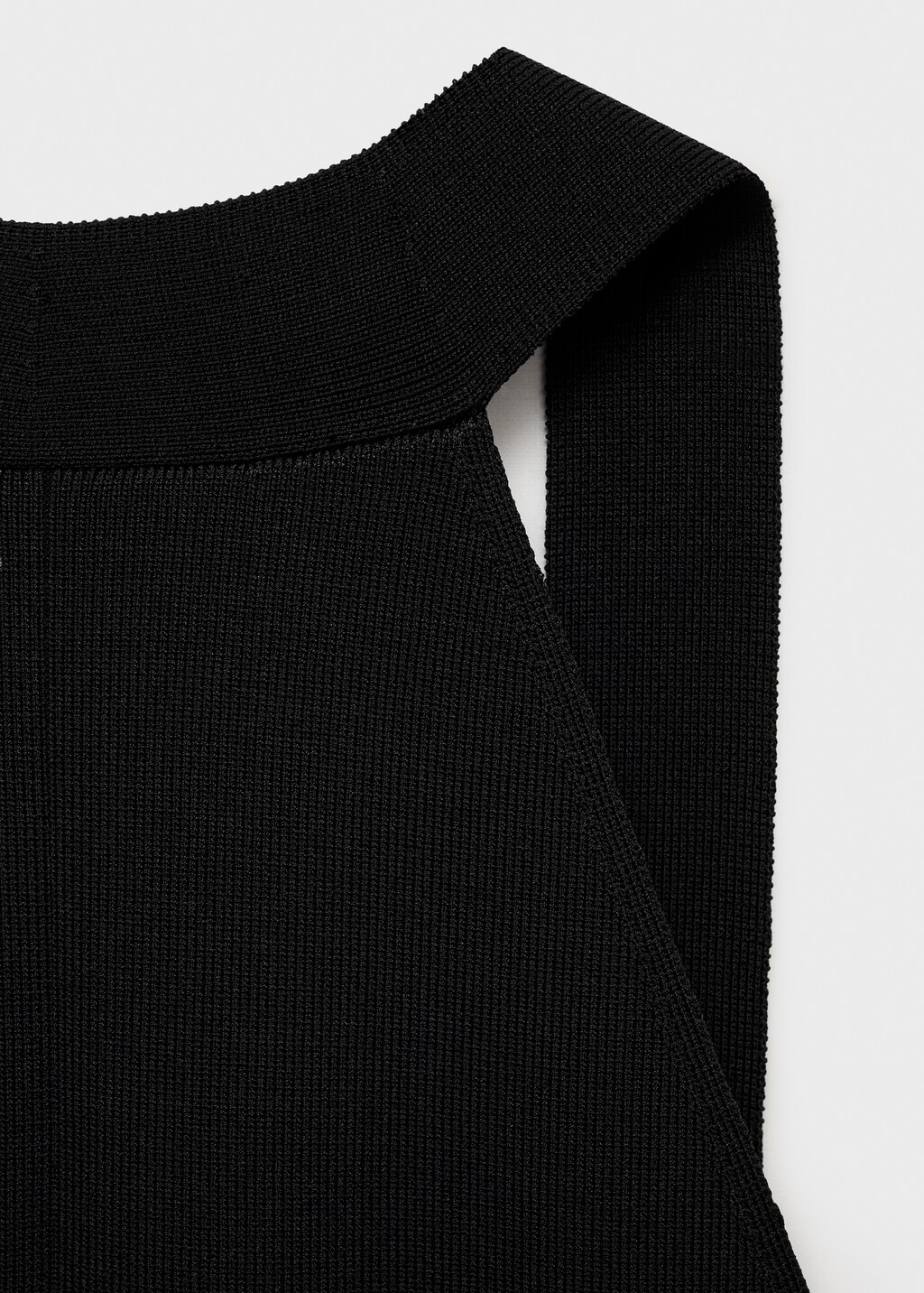 Open-back knitted dress