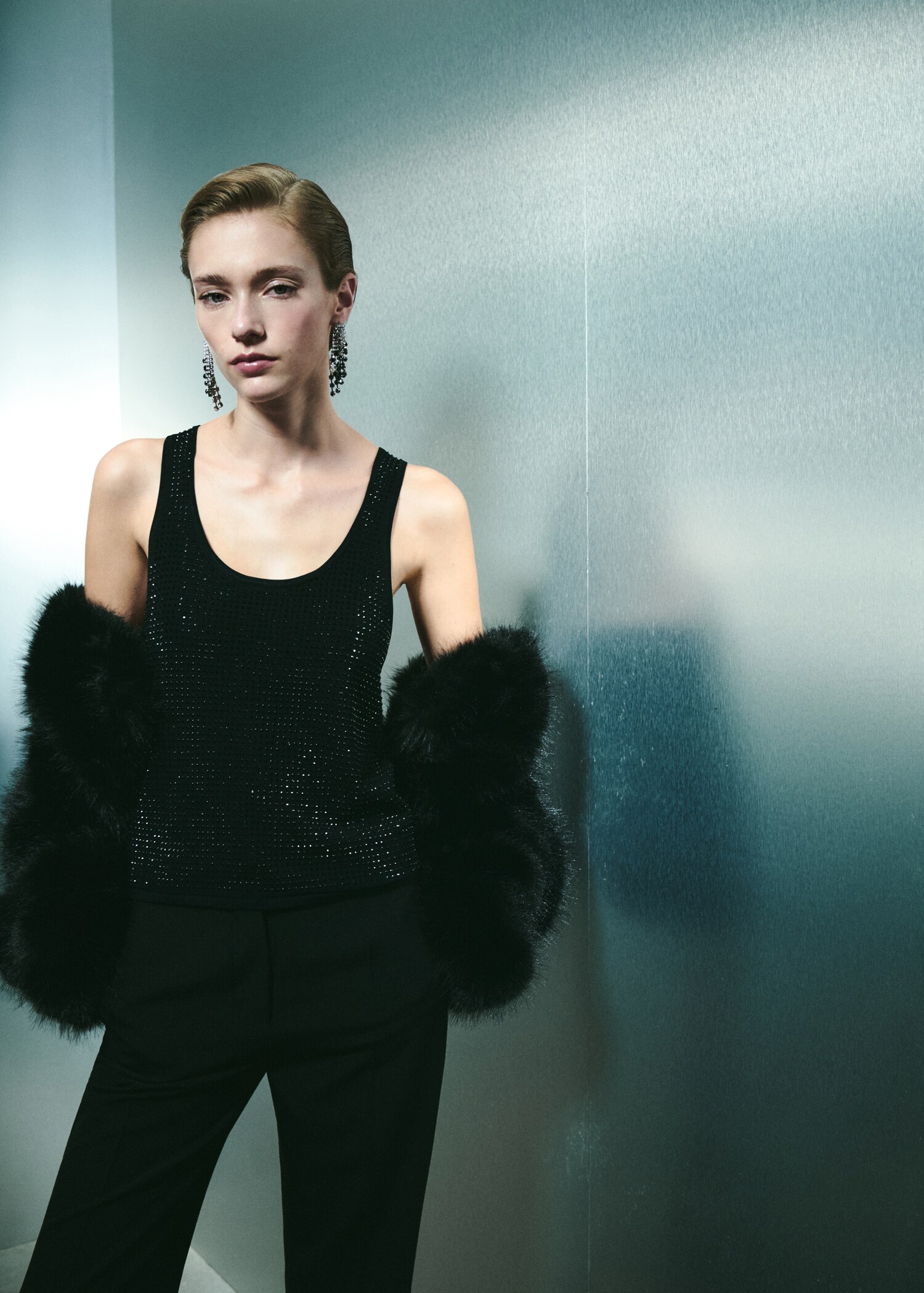 Knitted top with rhinestone detail - Details of the article 2