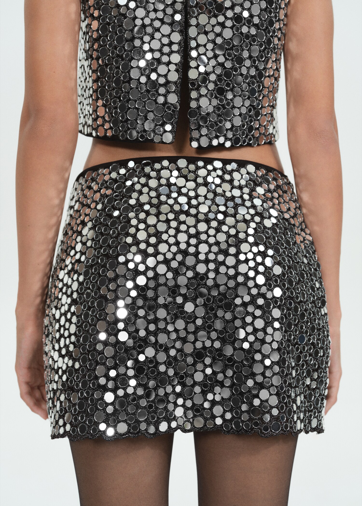 Crystal miniskirt - Reverse of the article