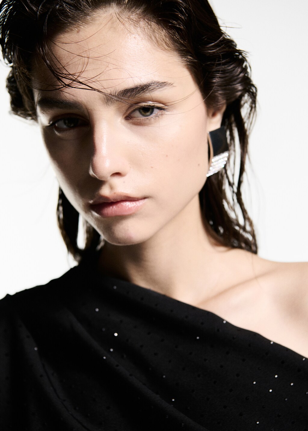Asymmetrical sequined blouse - image 4