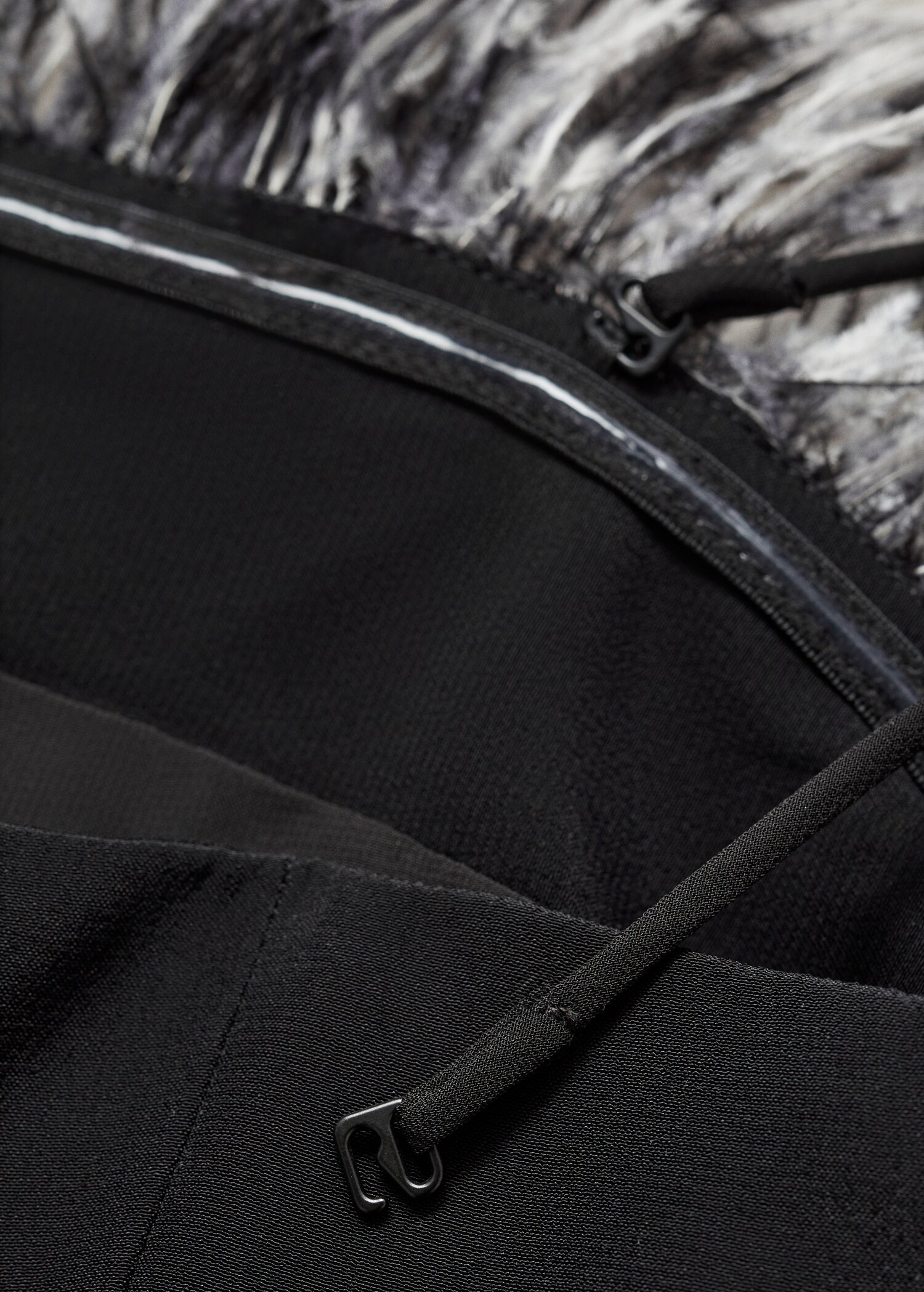 Strapless dress with feather detail - Details of the article 0