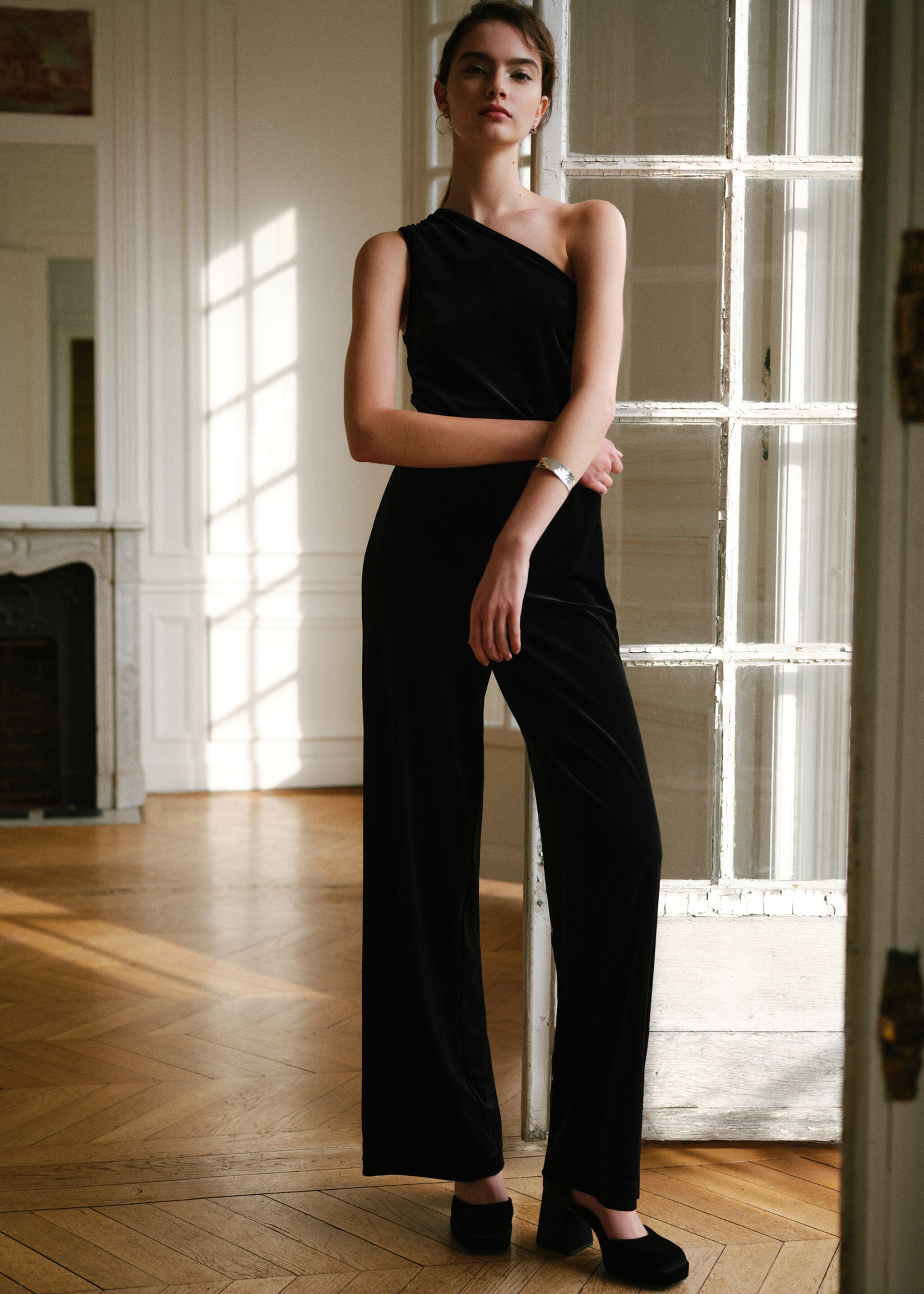 بذلة مخملية غير متماثلة - تفاصيل المنتج 5, أسود. Ref: 77039066-00.