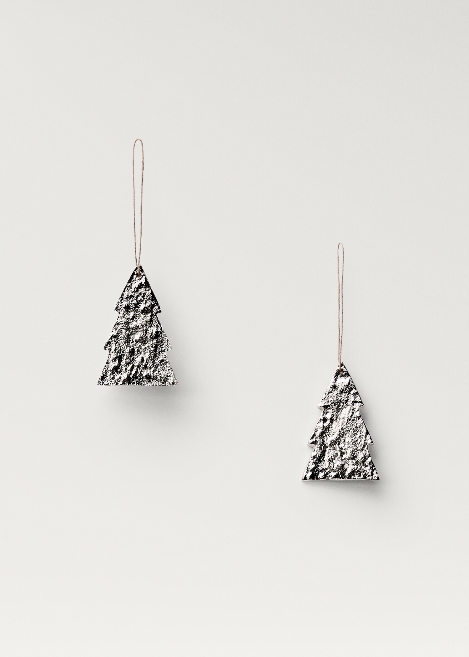 Pine tree design ornament - Article without model