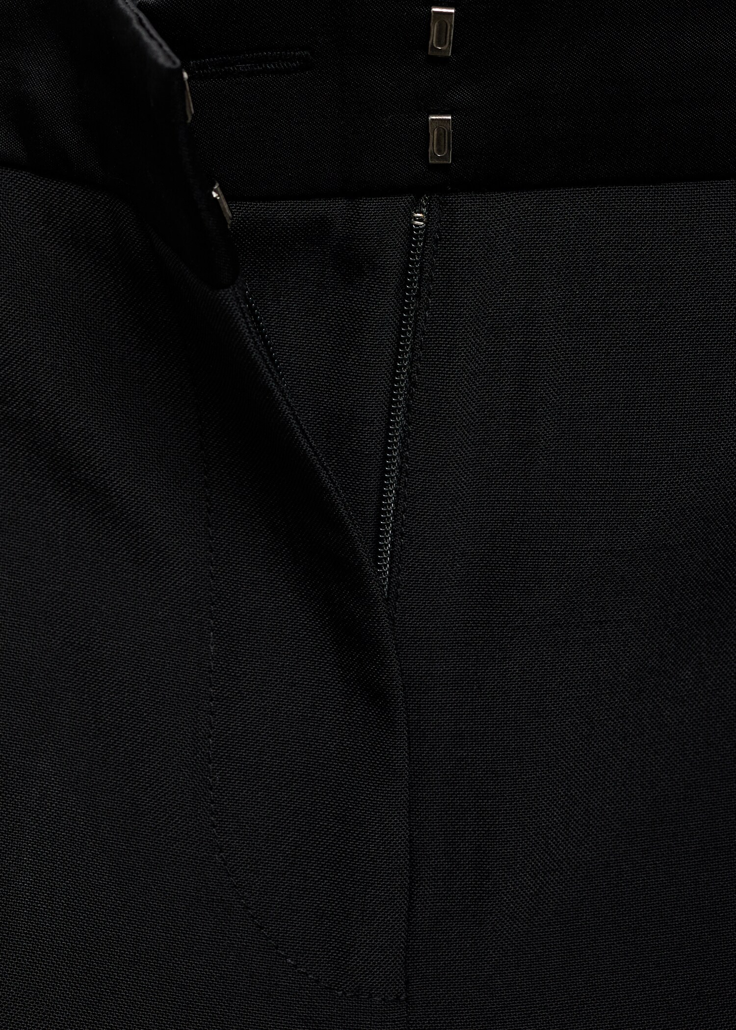 Suit trousers with satin details - Details of the article 8