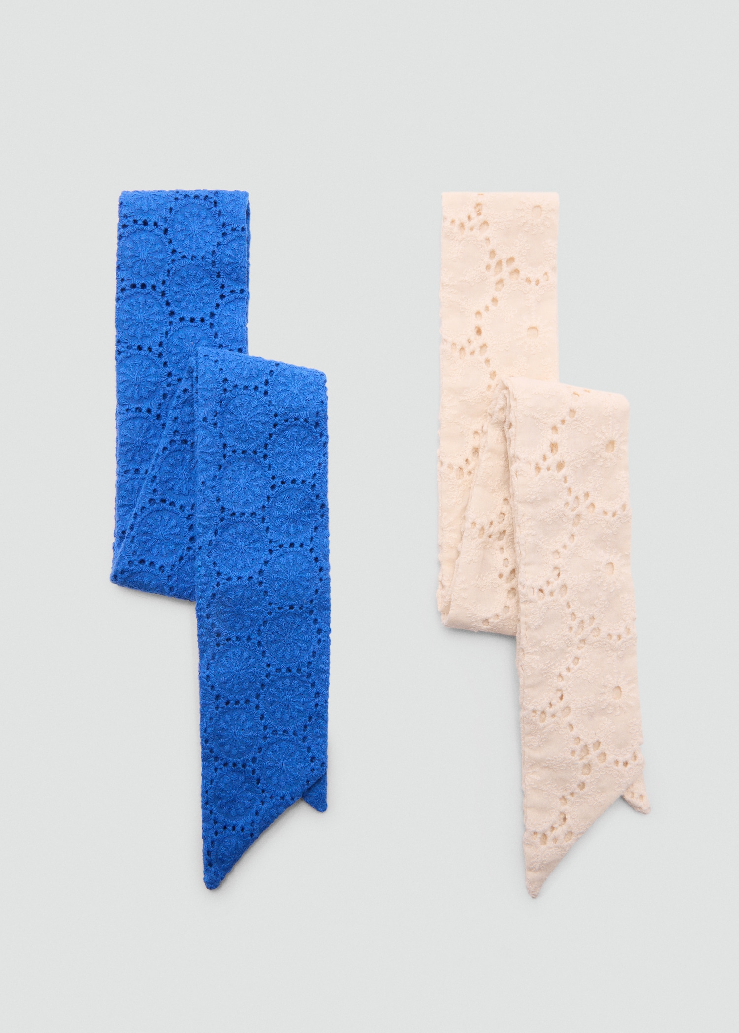 Lot 2 foulards brodés - Article sans modèle