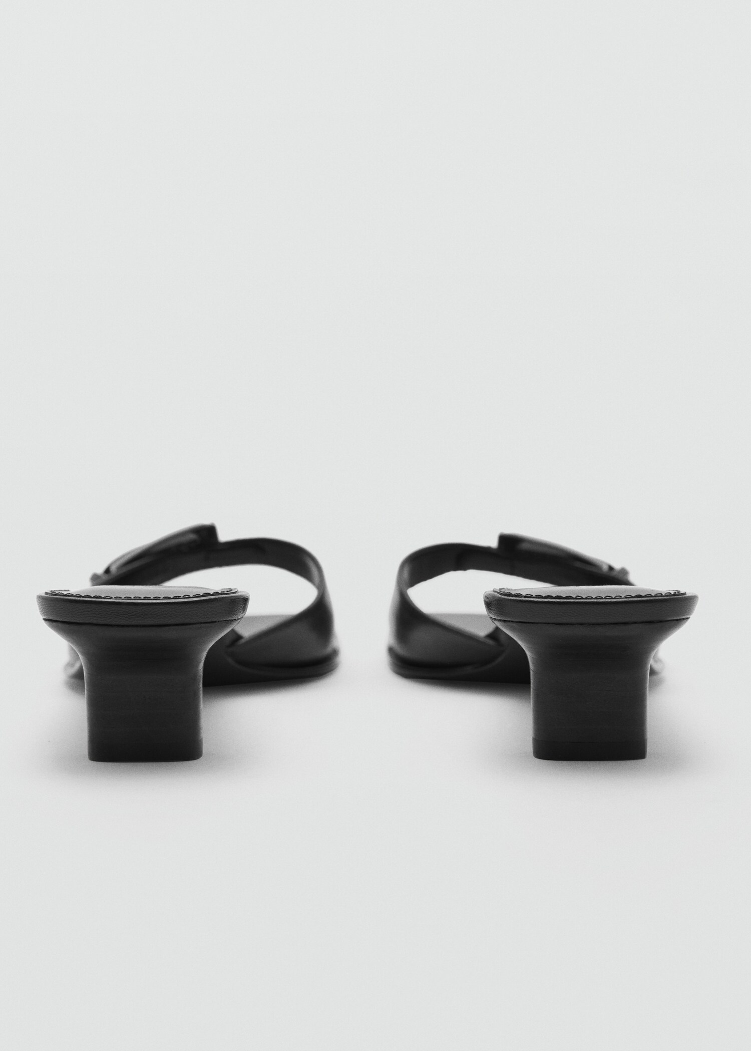 Buckle leather sandals - Details of the article 1