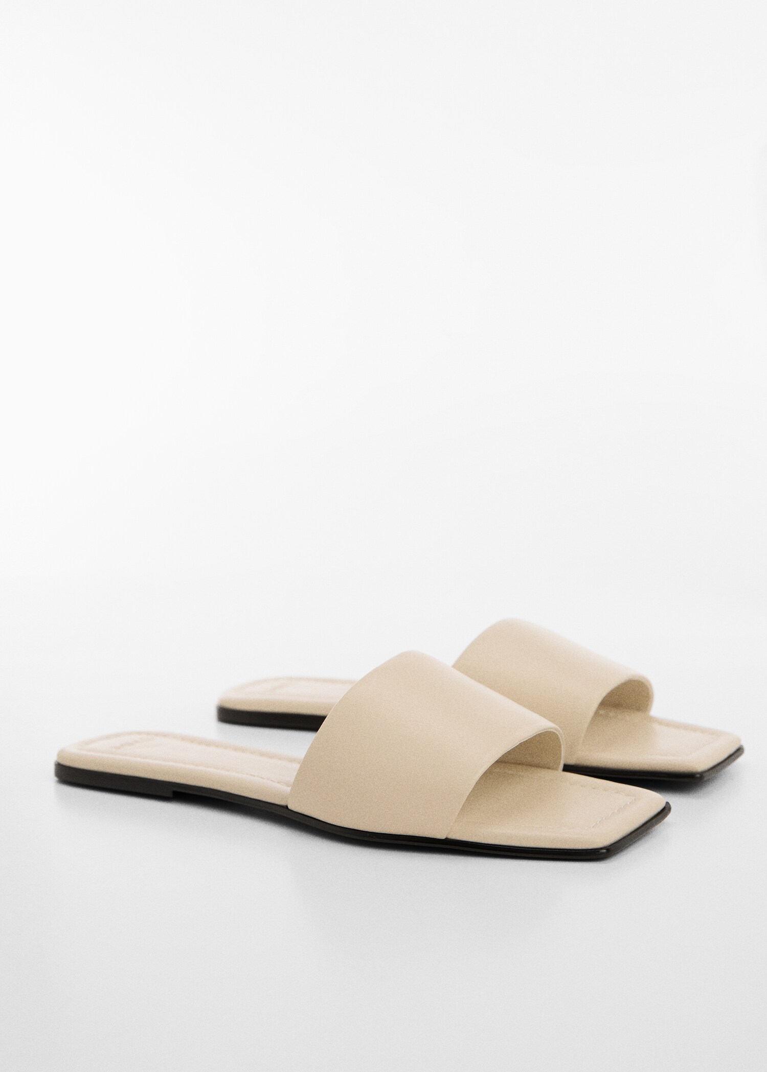 Leather sandals with a wide strap - Medium plane