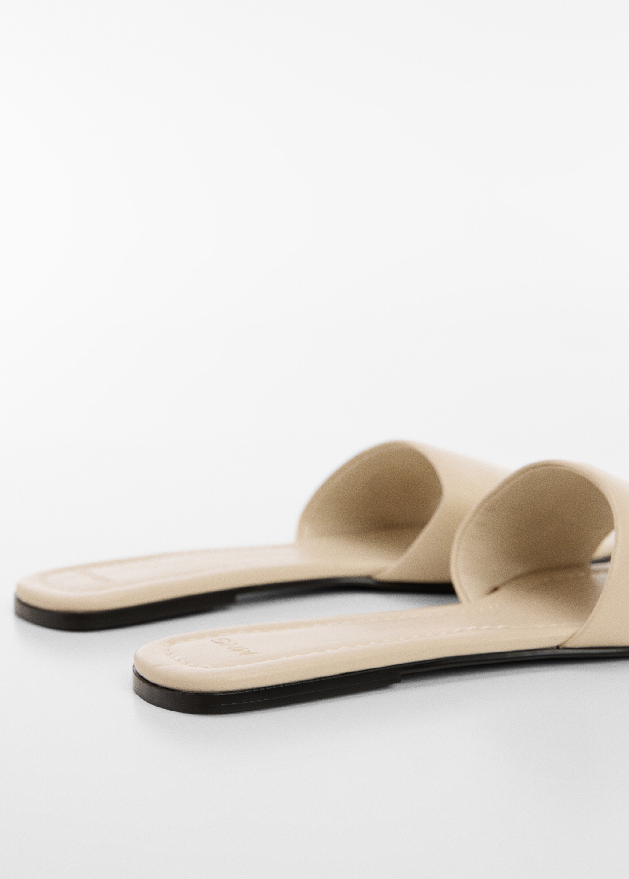 Leather sandals with a wide strap  - Details of the article 1