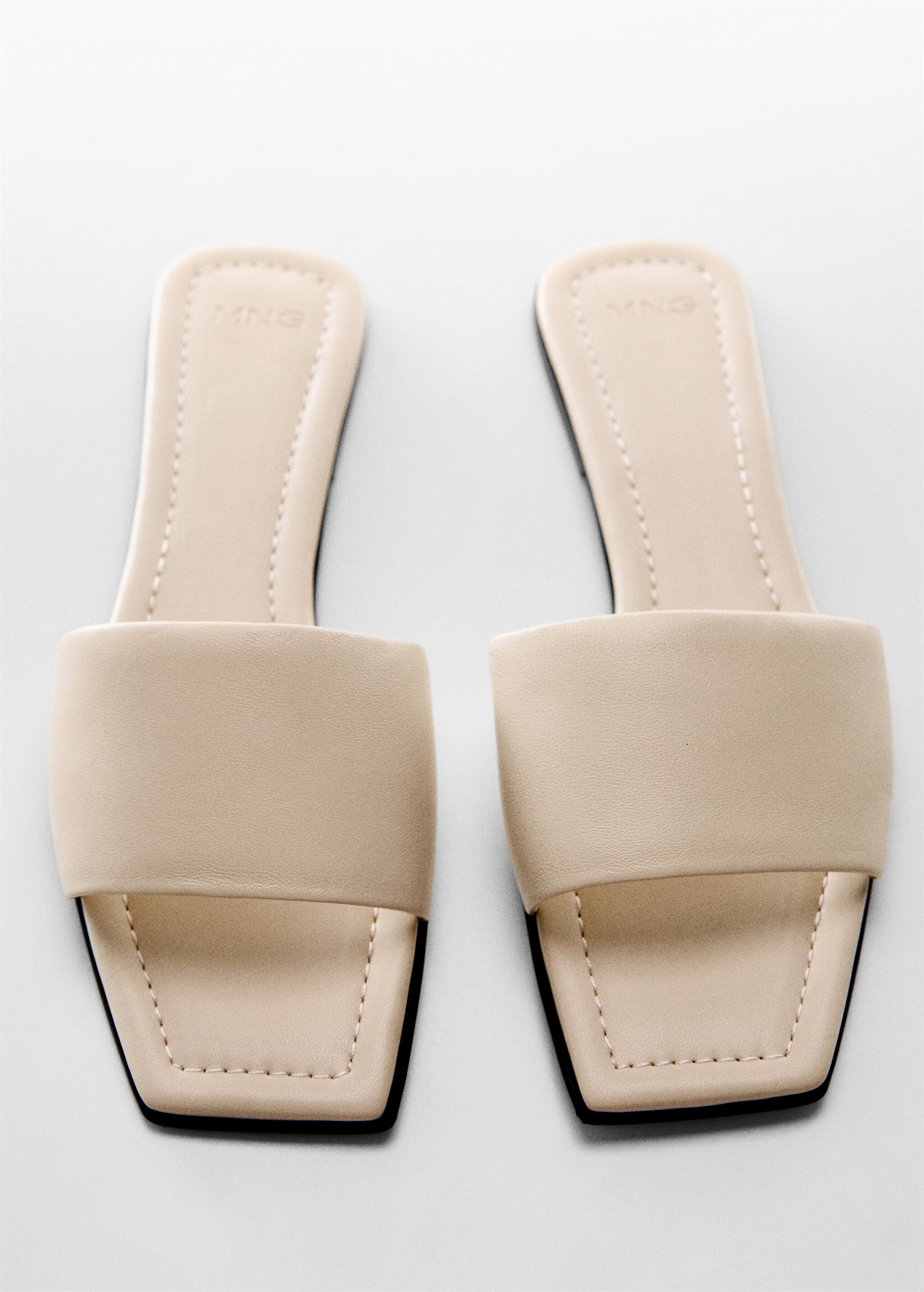 Leather sandals with a wide strap  - Details of the article 5