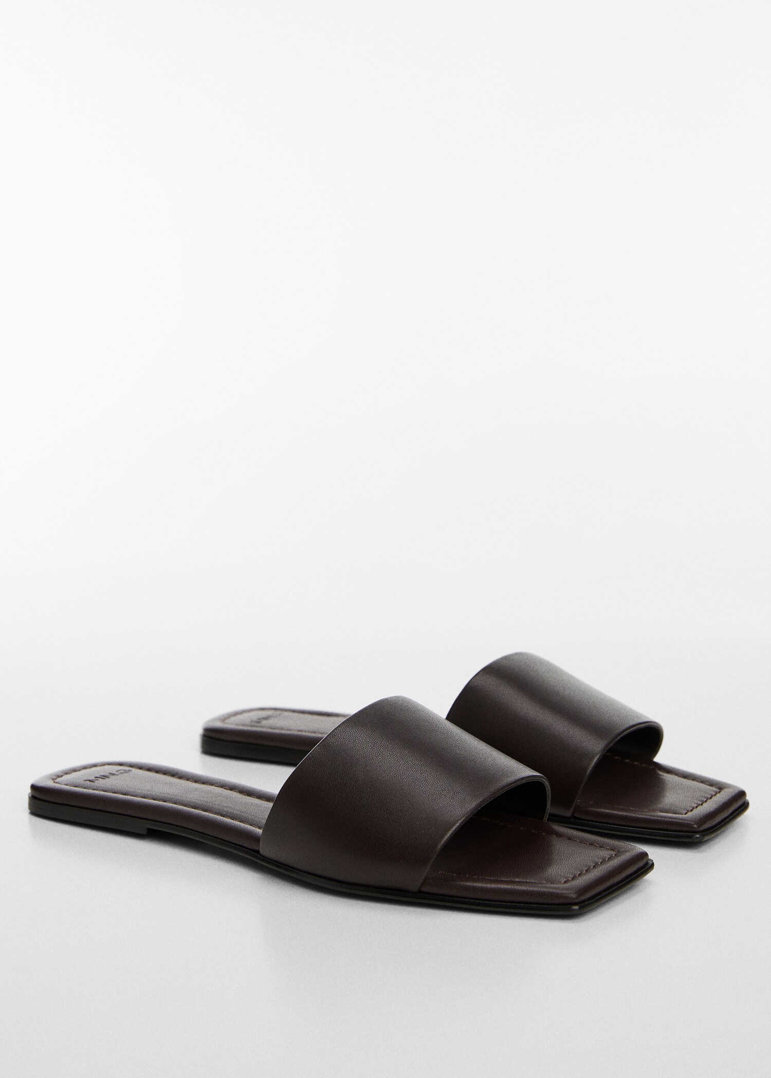 Leather sandals with a wide strap - Medium plane