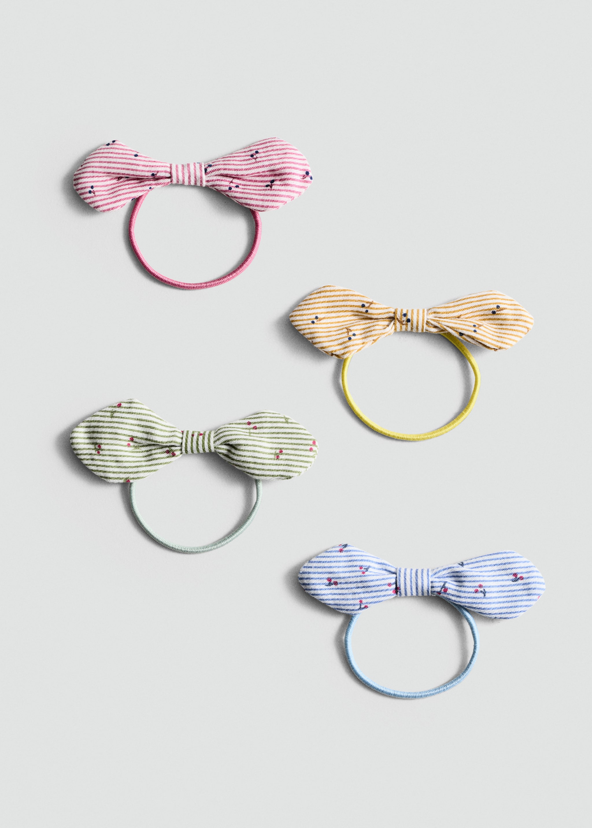 4 pack hair ties - Article without model