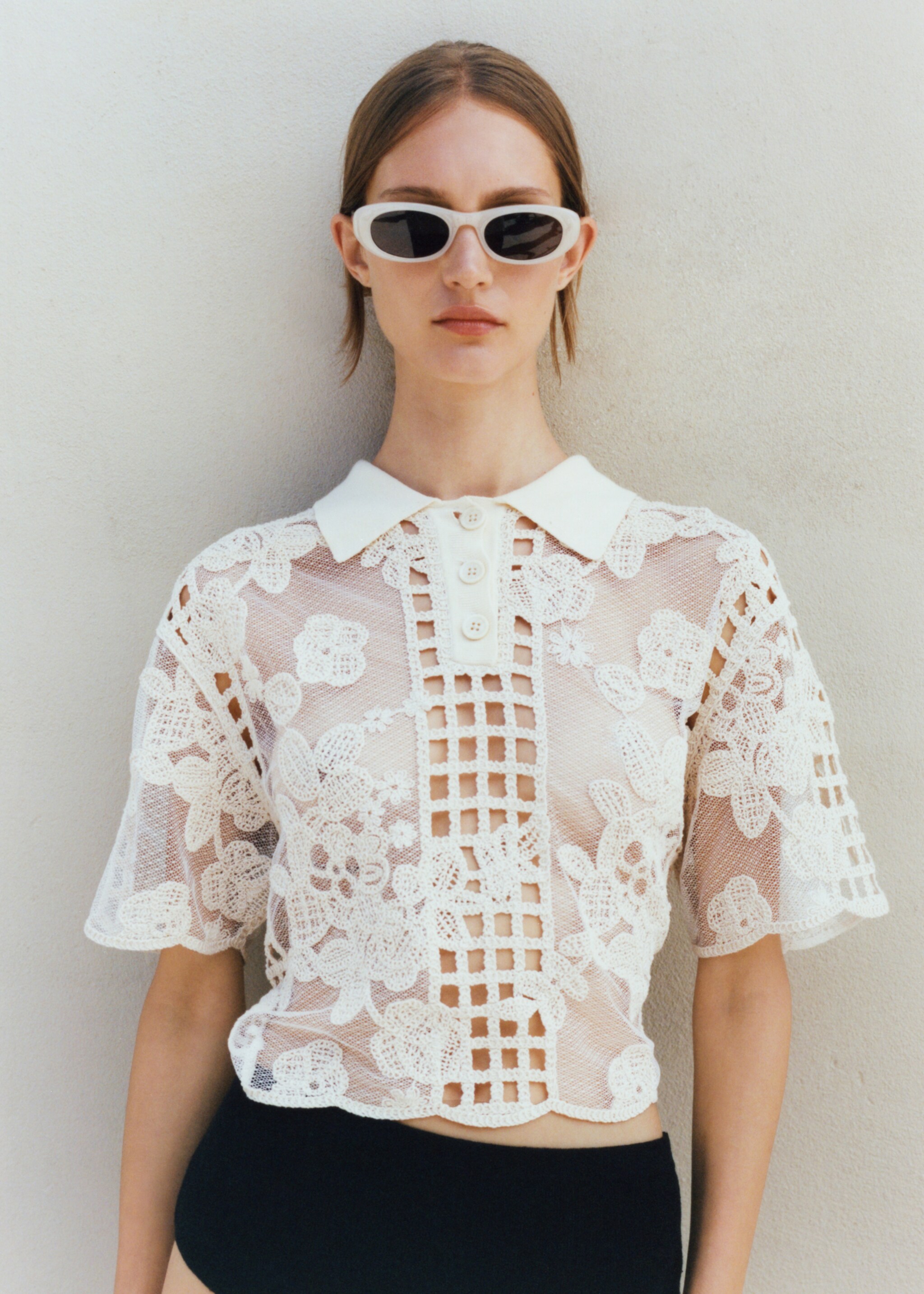 Embroidered blouse with openwork details - Details of the article 7