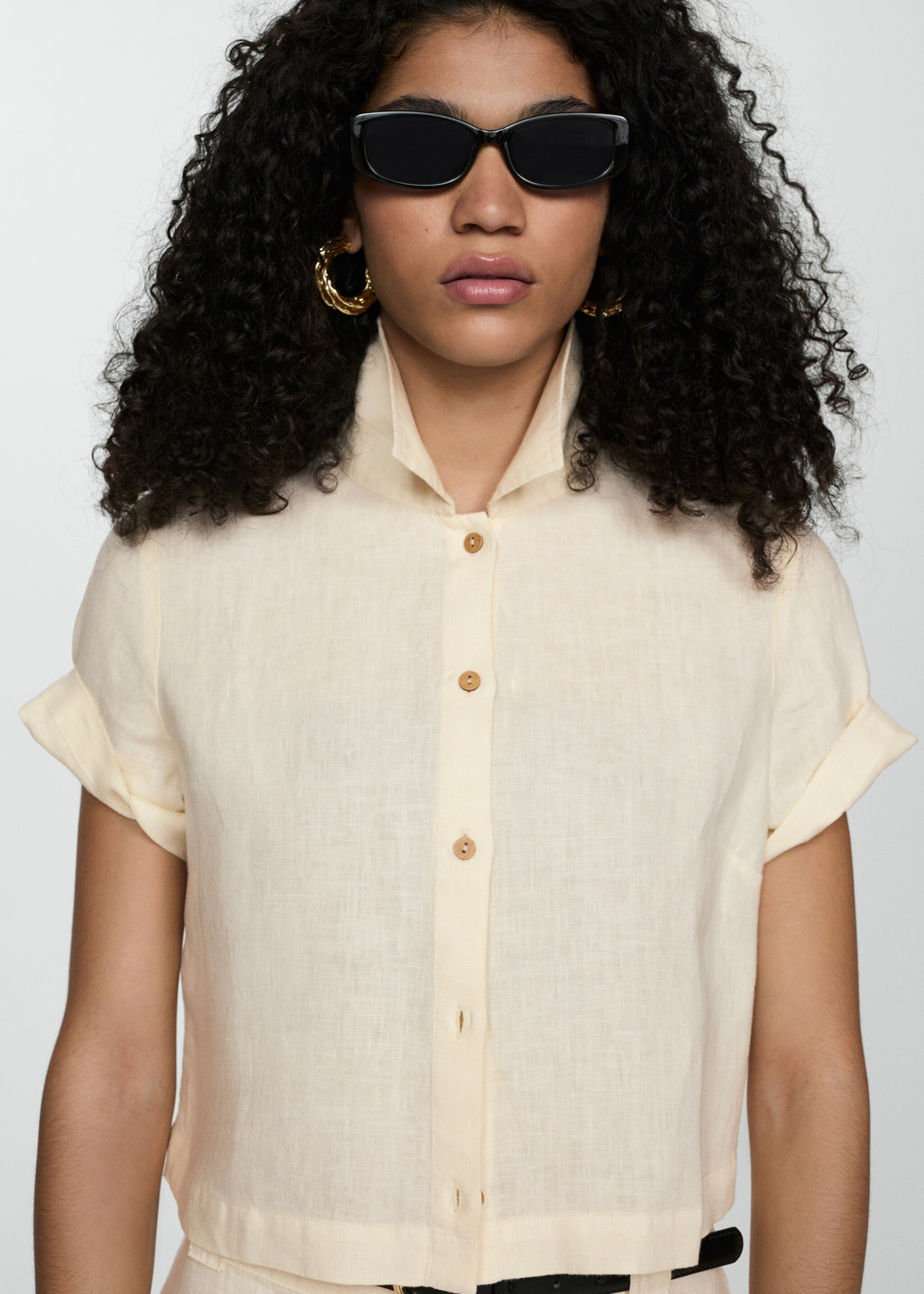 Camisa lino manga corta - Plano medio