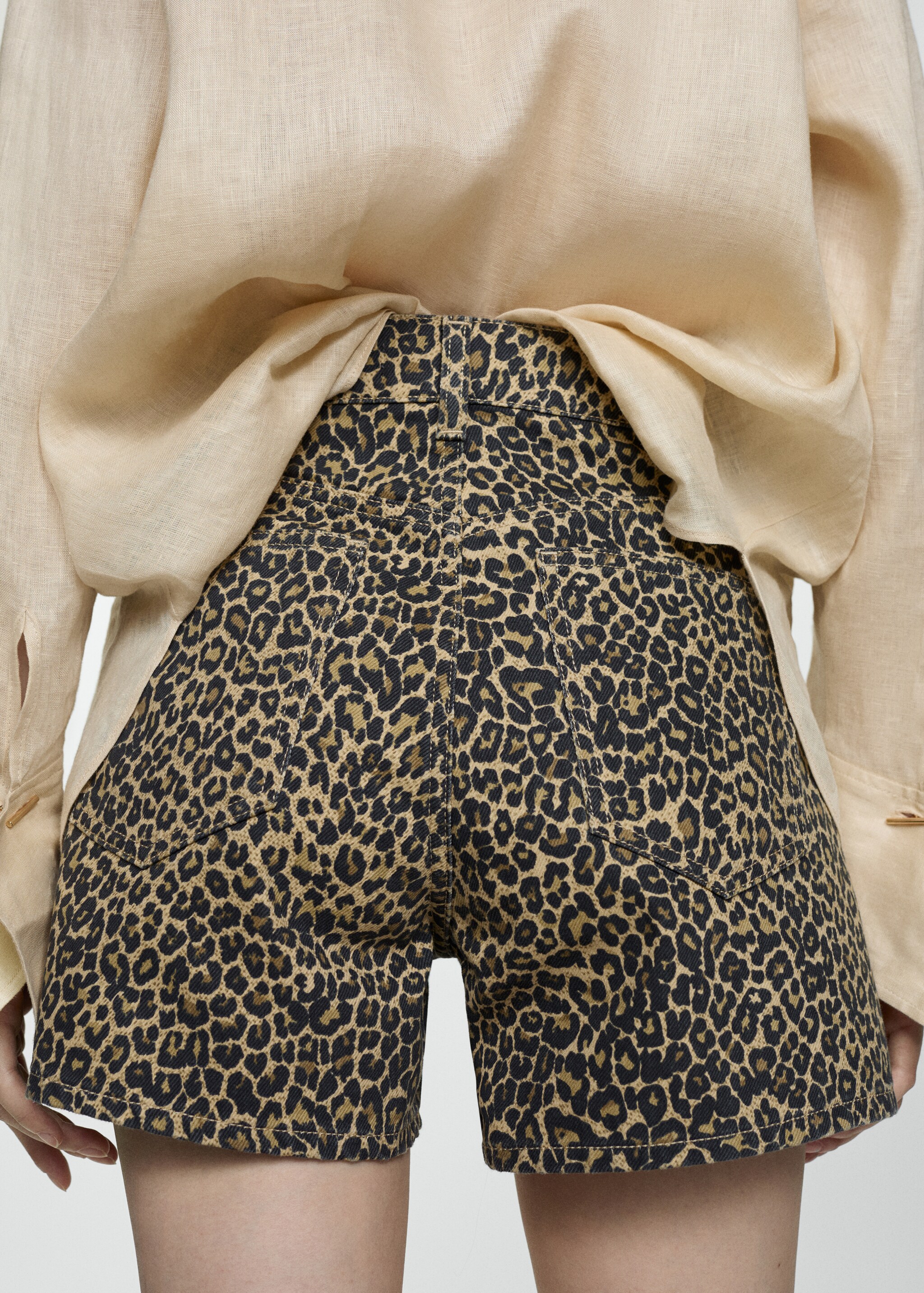 Leopard-print straight shorts - Details of the article 6