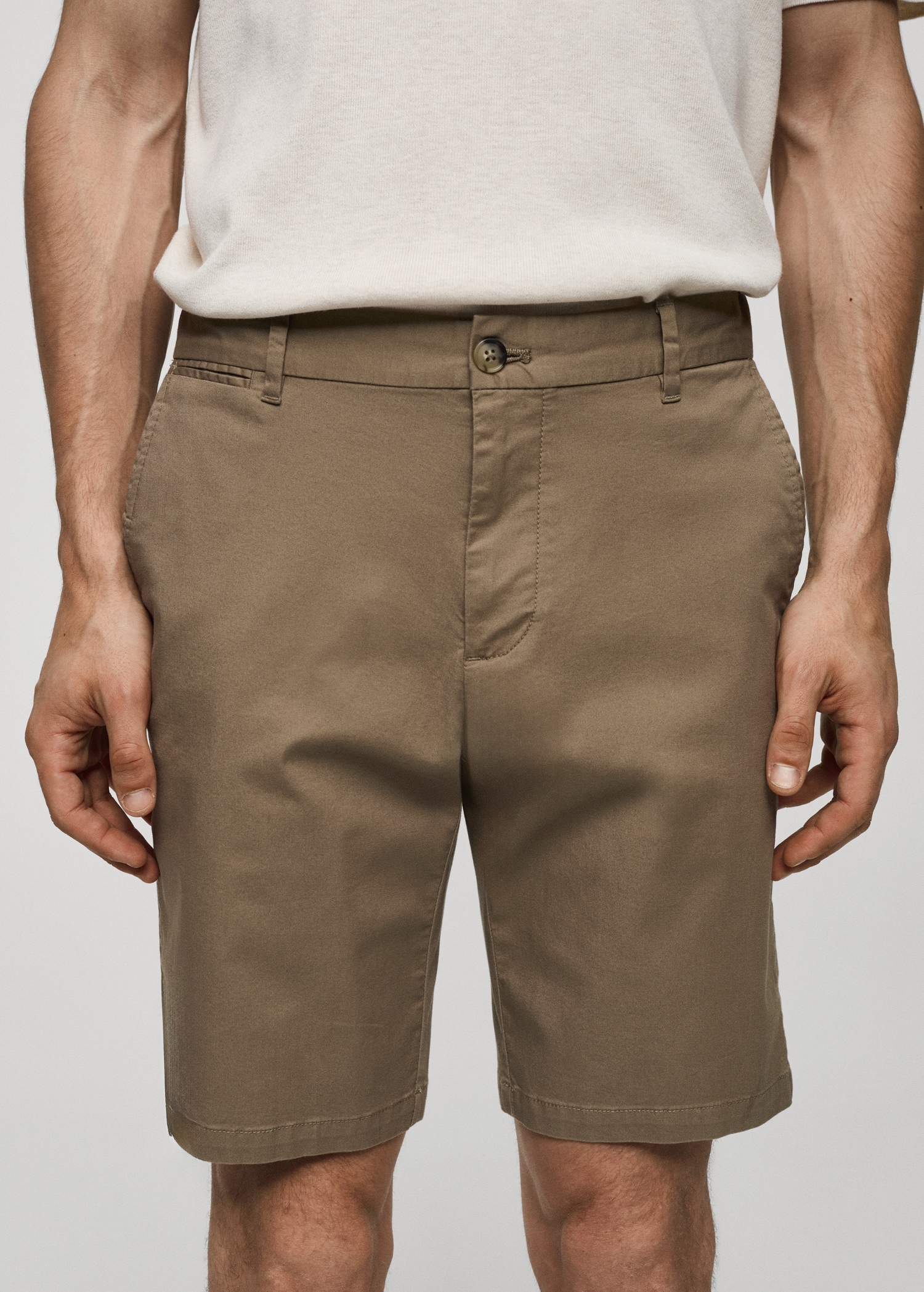 Slim-fit chino cotton bermuda shorts - Details of the article 1